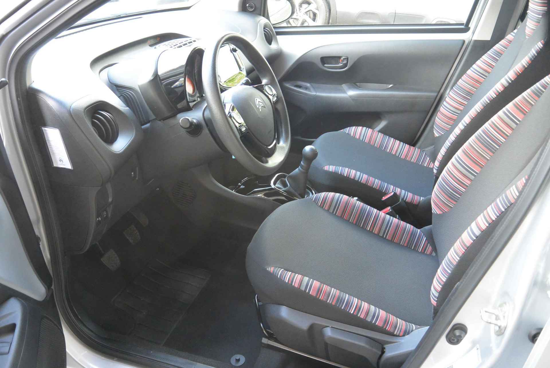 Citroën C1 VTi 72pk Feel │ Pack Techno │ Apple Carplay™ & Android Auto™ │ All season banden - 5/55