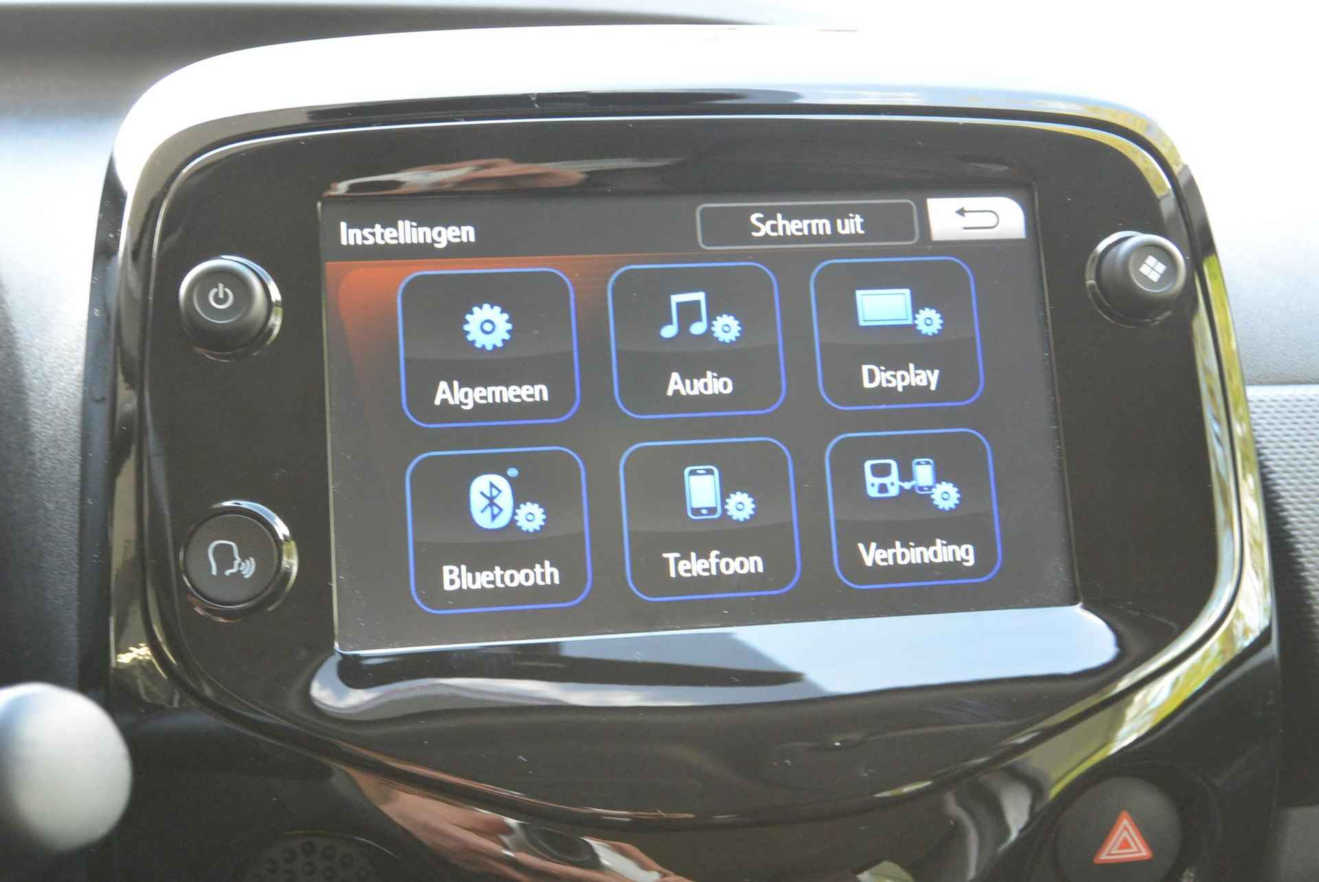 Citroën C1 VTi 72pk Feel │ Pack Techno │ Apple Carplay™ & Android Auto™ │ All season banden - 39/55