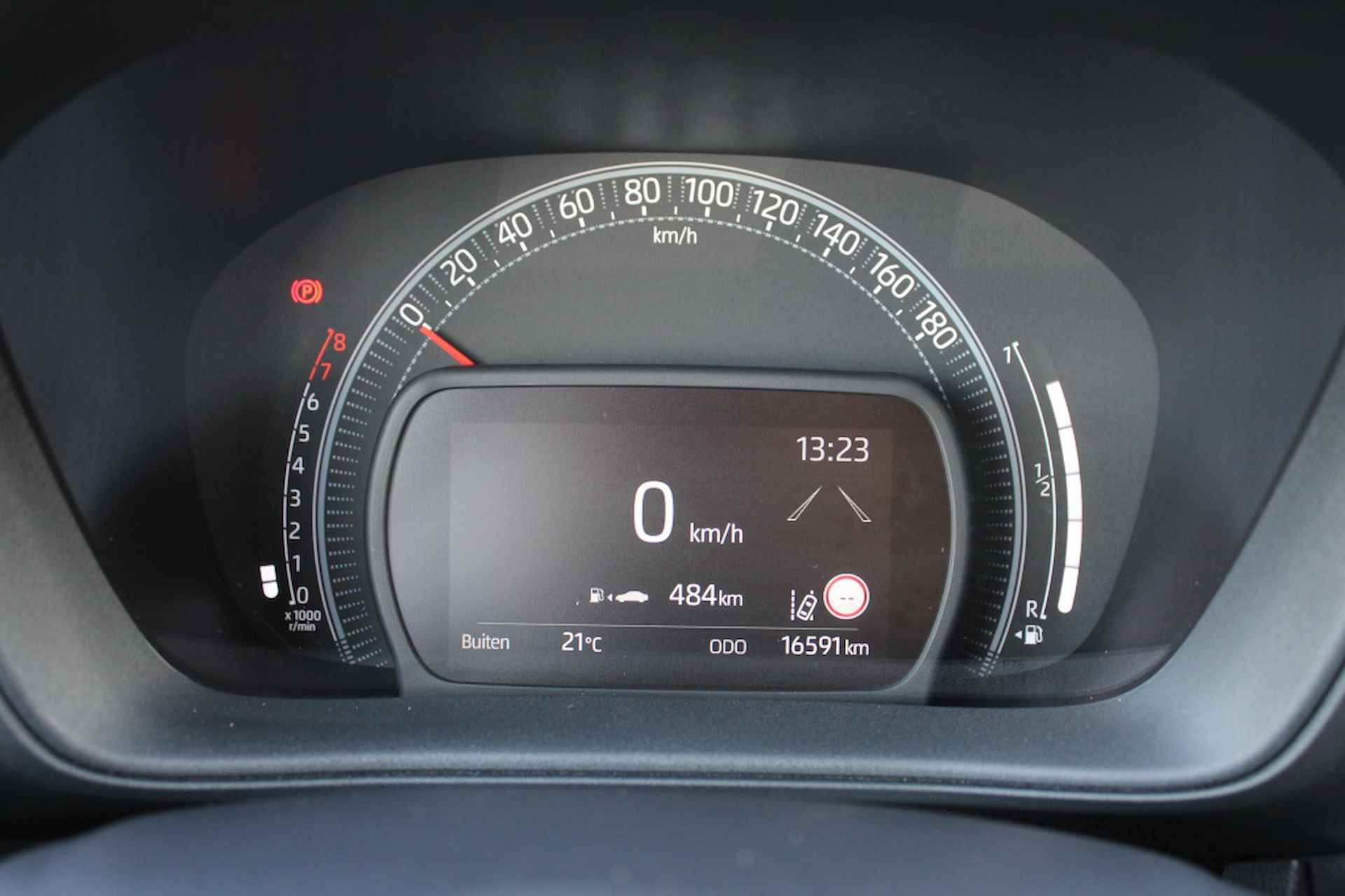 Toyota Aygo X 1.0 VVT-i MT first | Android Auto | Adaptieve Cruise Control | D - 10/33