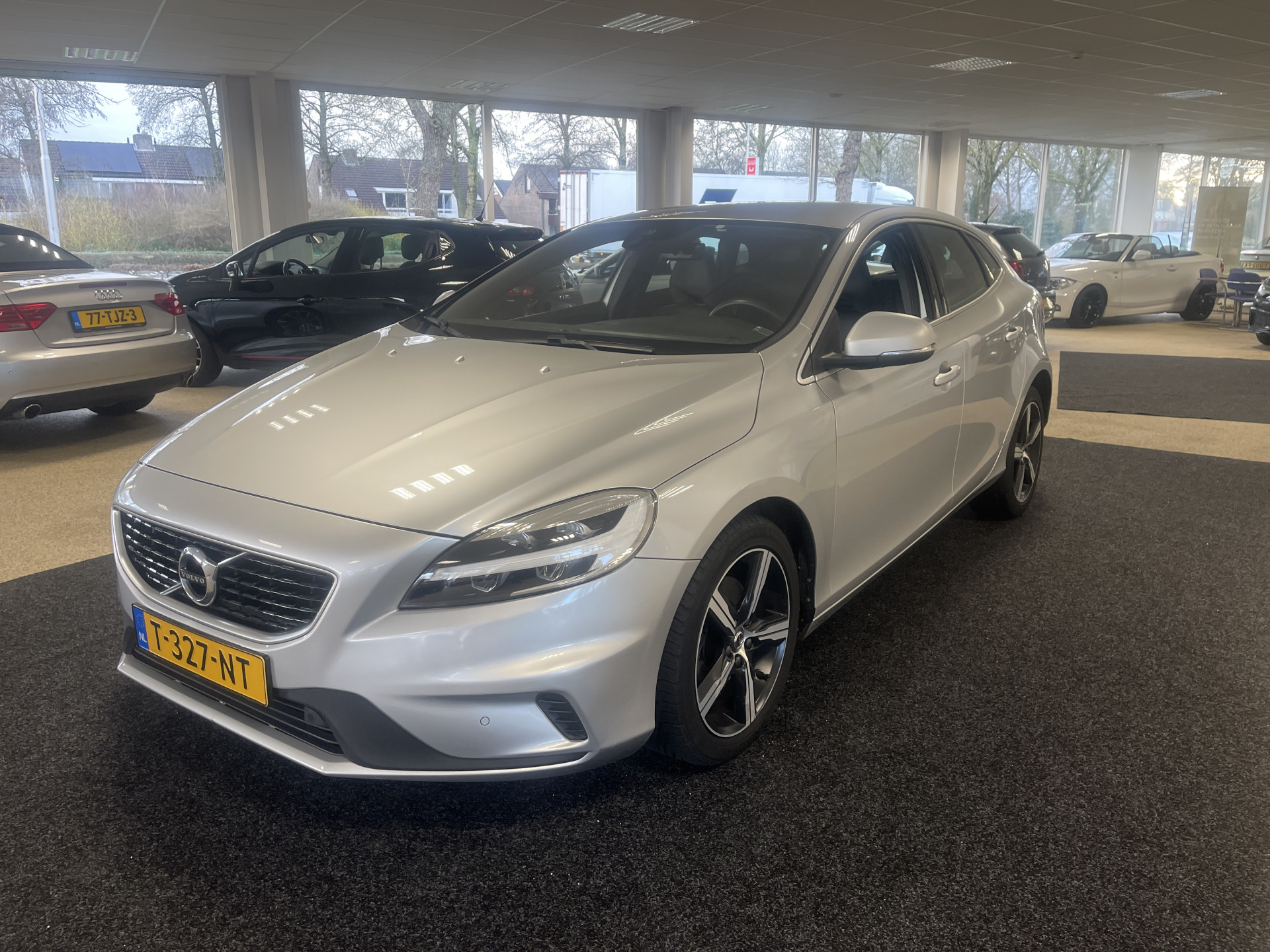 Volvo V40 2.0 T2 R-Design