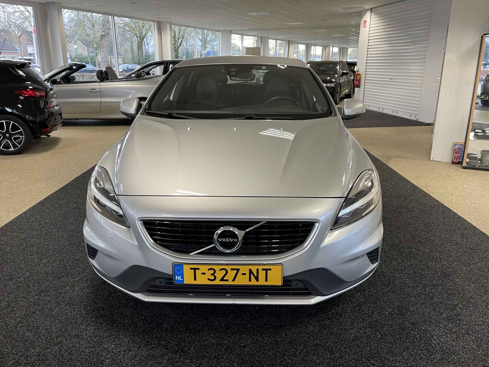 Volvo V40 2.0 T2 R-Design - 4/24