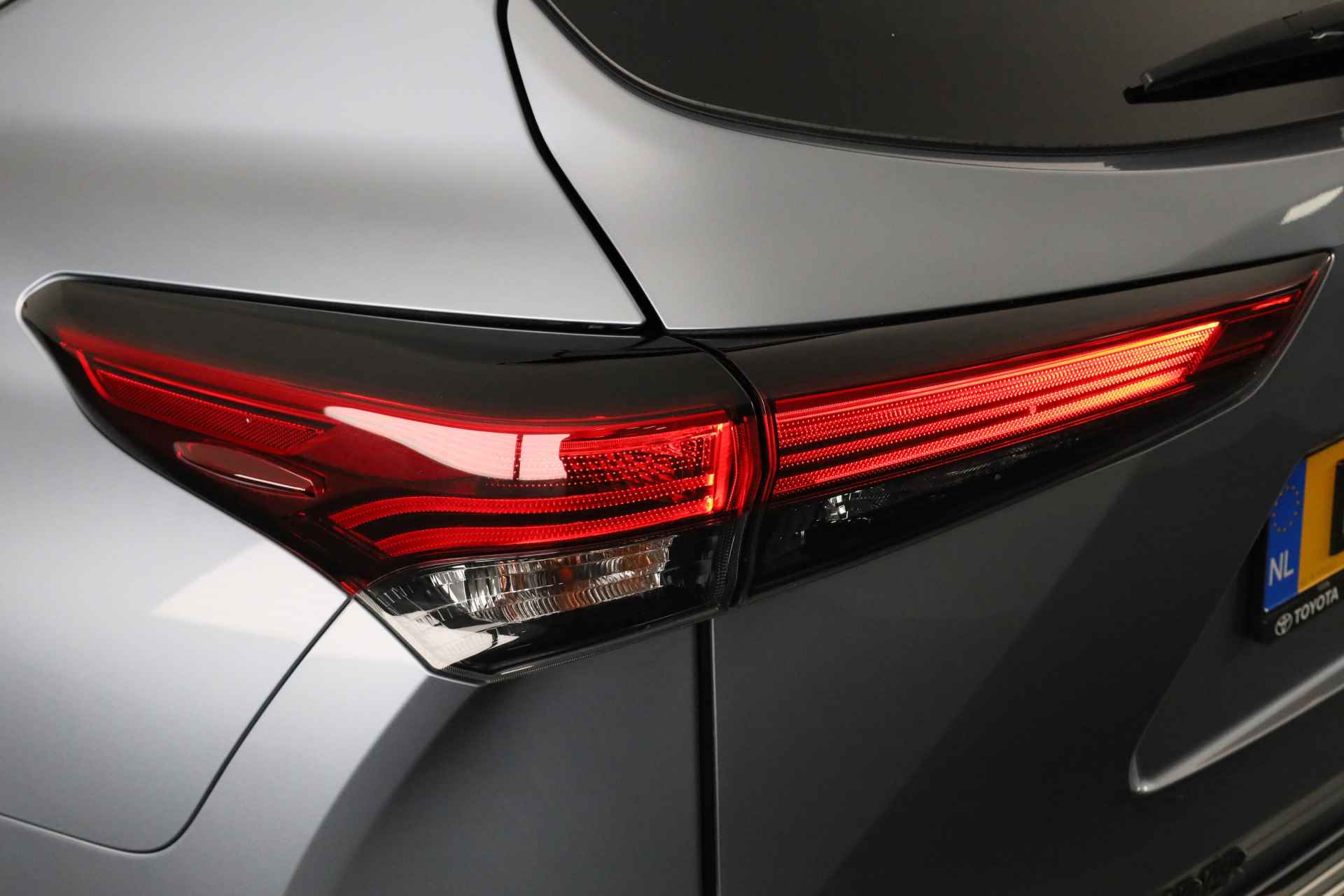 Toyota highlander 2.5 AWD Hybrid Premium 7-Pers. | Trekhaak | 360° Camera | JBL-Audio | Zwart Leder Interieur | - 39/43