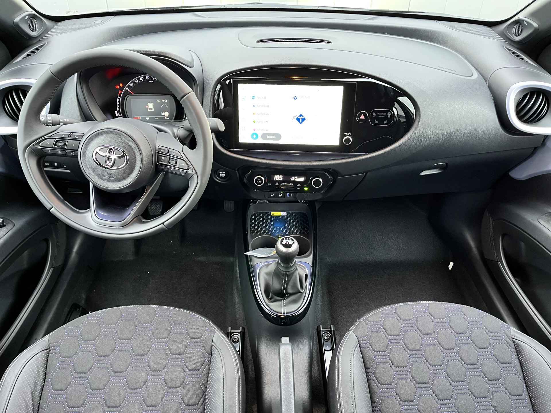 Toyota Aygo X 1.0 VVT-i MT JBL Bi-Tone JBL audio Apple carplay Andriod Auto NL Auto! Nieuw - 10/25