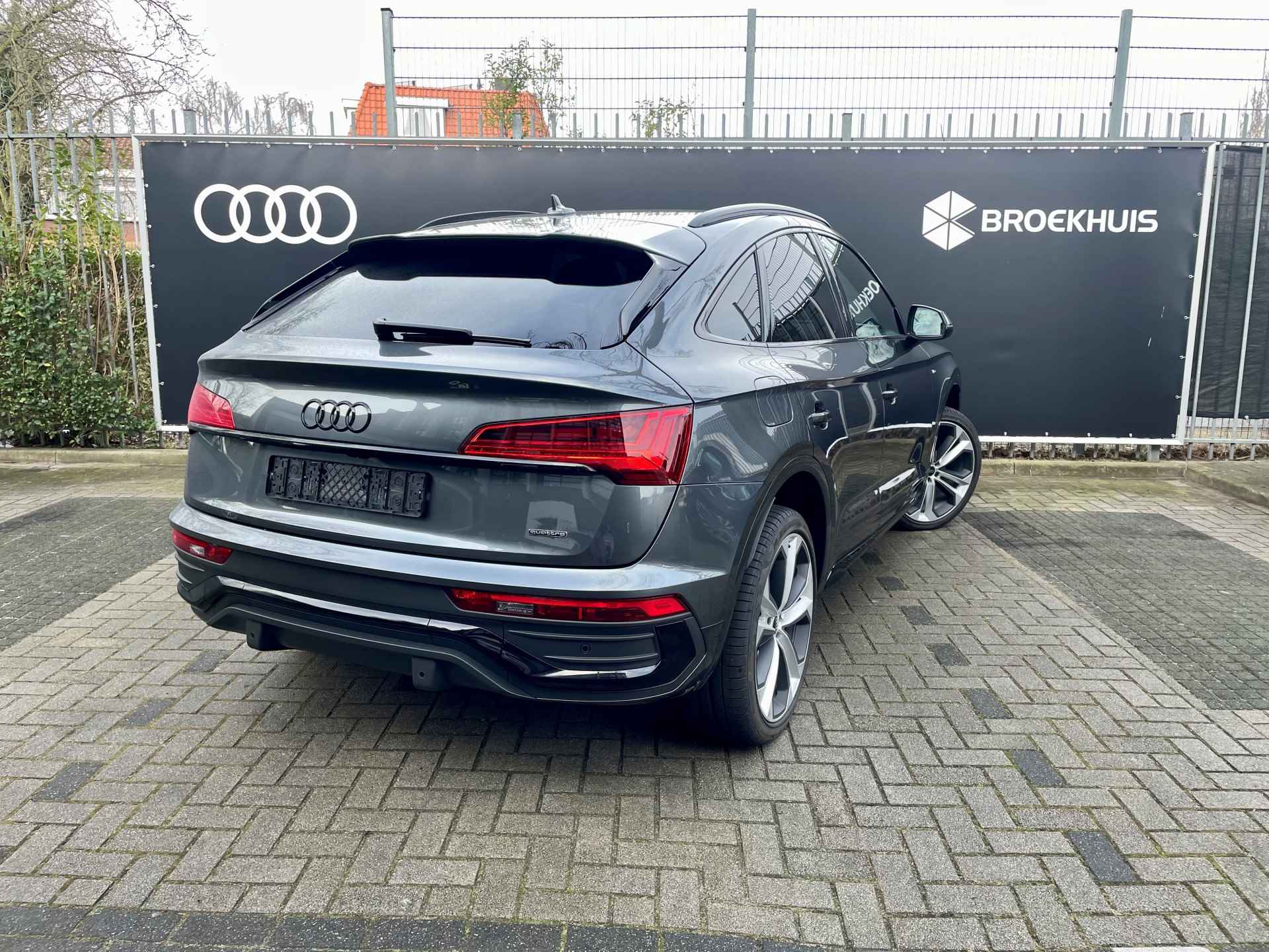 Audi Q5 Sportback 55 TFSI e S edition Competition/Dakreling zwart/Optiek zwart/Lane assist/Inklapbare buitenspiegels/ Side assist/Matrix koplampen/Adaptieve cruisecontrol/Adaptieve cruisecontrol/Bang & Olufsen/ 21 inch velgen - 3/14