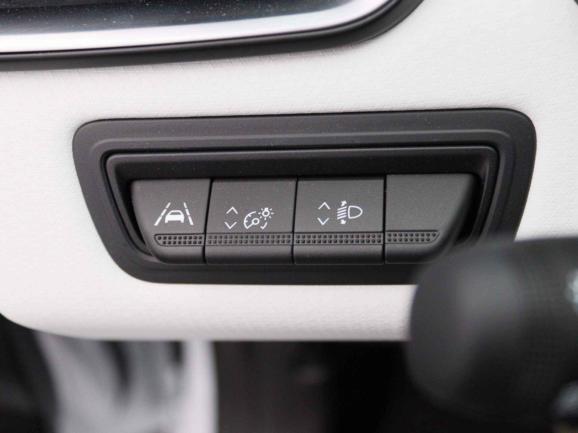 Renault Clio TCe 90pk Techno ALL-IN PRIJS! Camera | Climate | 9,3" Navi | Parkeersensoren V+A - 16/36