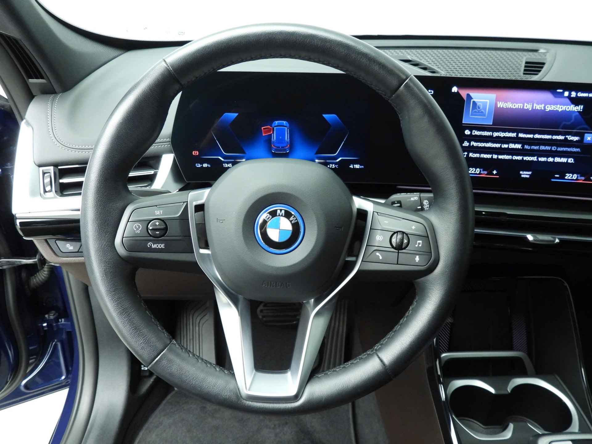 BMW iX1 xDrive30 | LED | Leder | Navigatie | Sportstoelen | Chrome line | Stoelverwarming | DAB | Alu 19 inch - 8/36