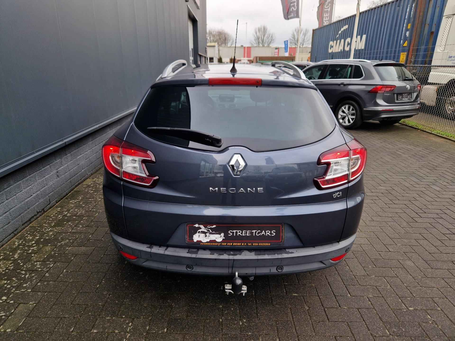 Renault Mégane Estate 1.5 dCi Limited - 28/29