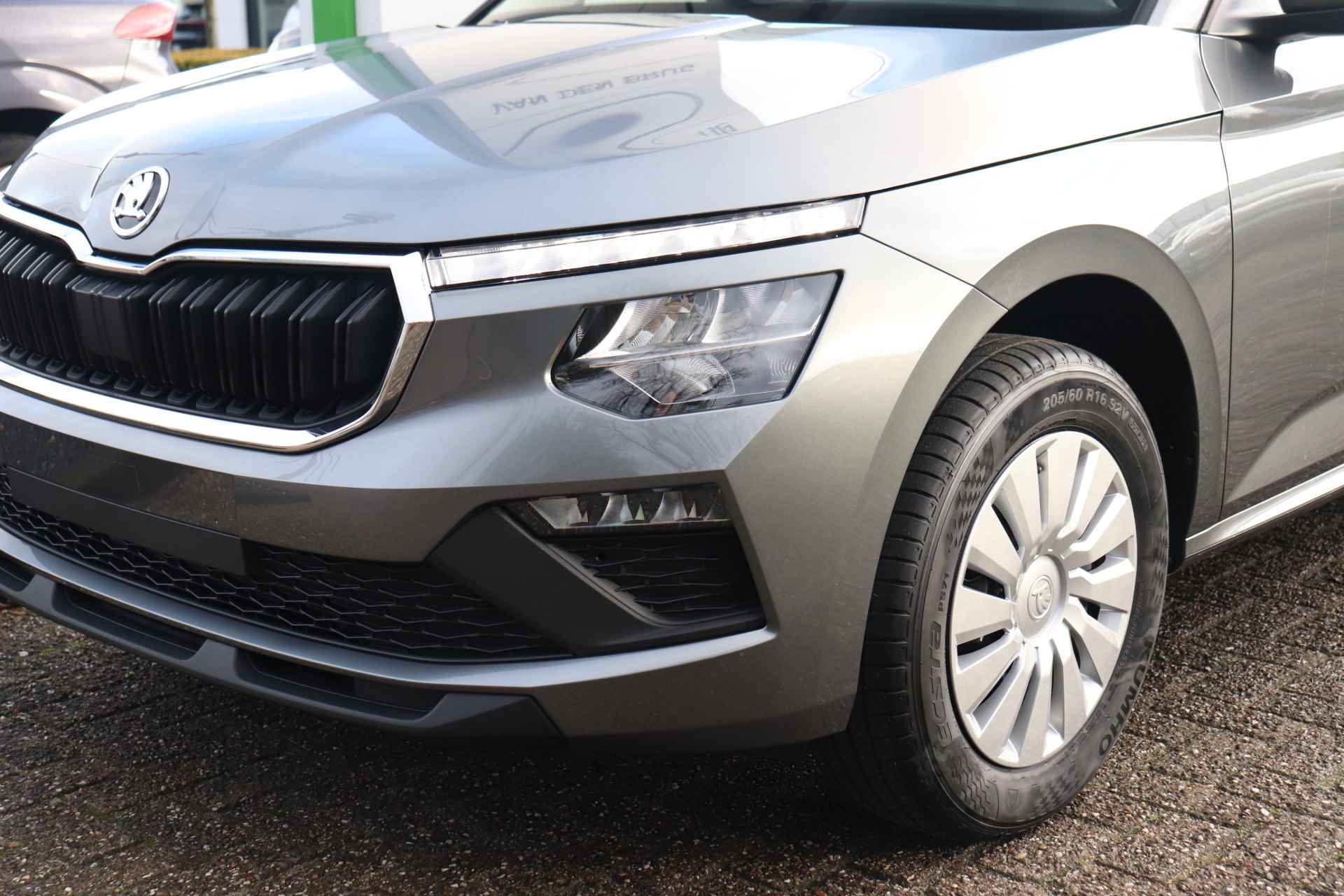 Škoda Kamiq 1.0 TSI Essence | Private lease €429,- | Trekhaak | Parkeersensoren | Cruise Control | Apple Carplay/Android Auto - 2/26