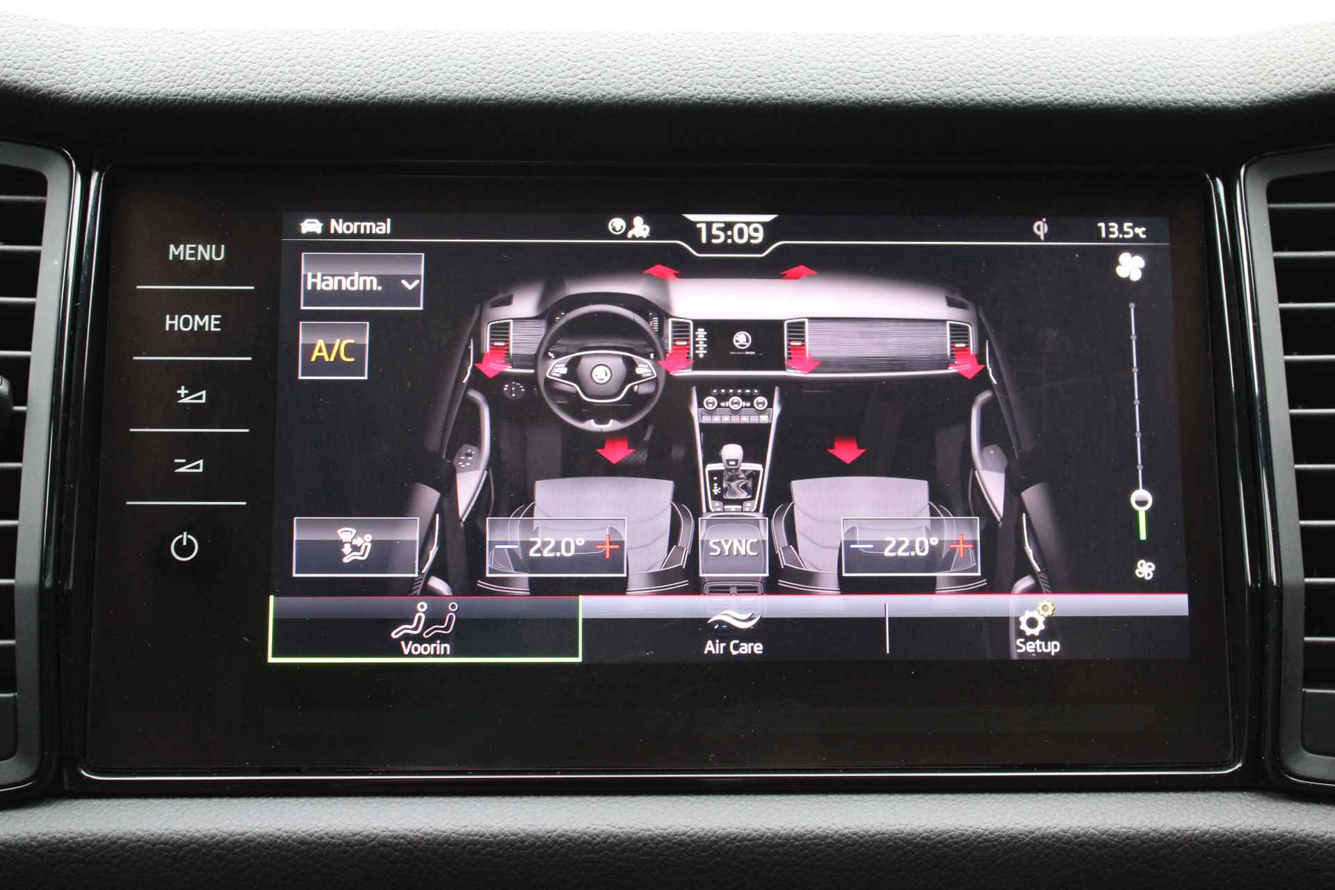 Škoda Kodiaq 1.5 TSI 150pk DSG Sportline / Virtual Cockpit / Elek. Zwenkbare Trekhaak / Memory Voorstoelen / LED / Stuur & Stoelverwarming / Achteruitrijcamera / 19" LMV - 23/43