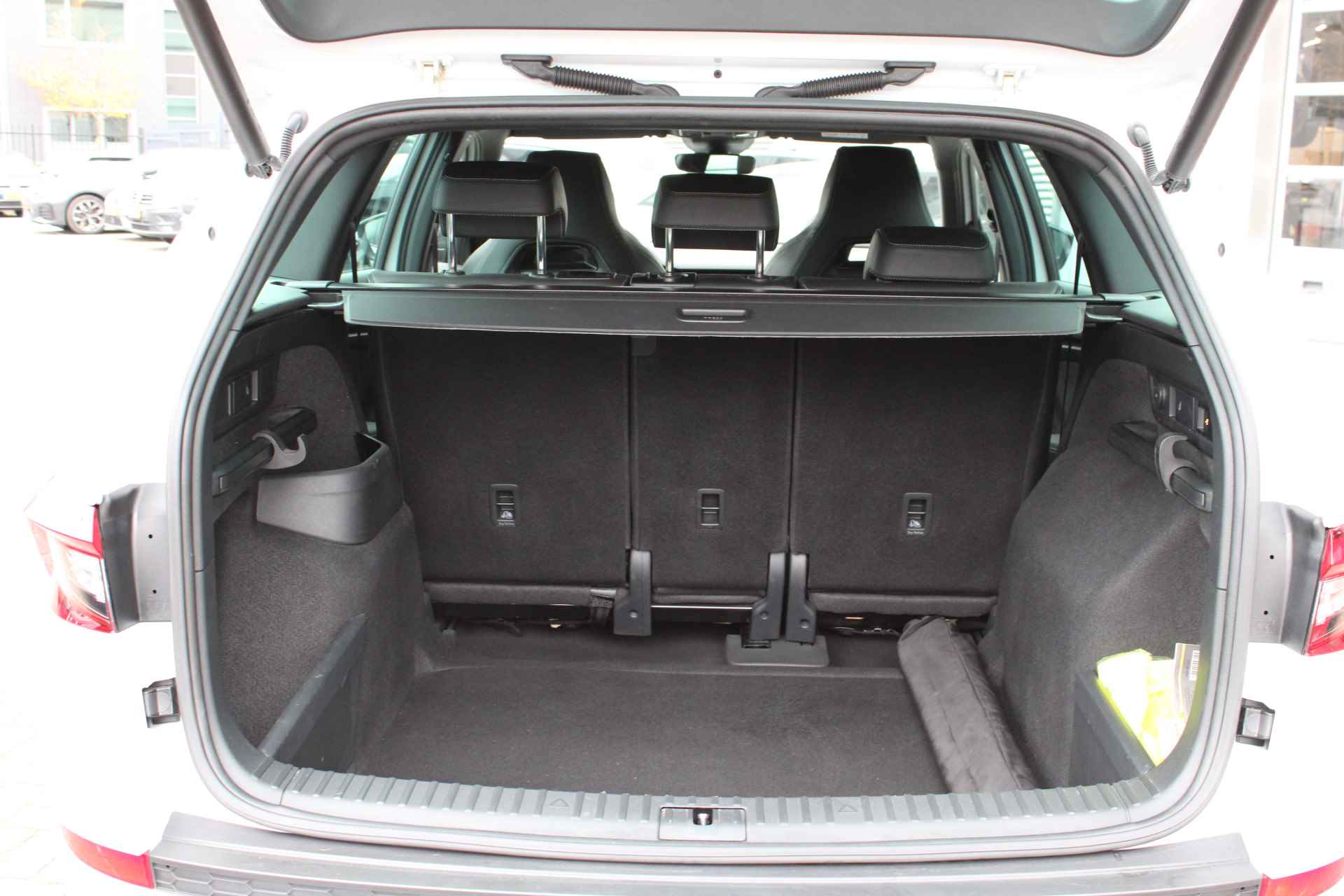 Škoda Kodiaq 1.5 TSI 150pk DSG Sportline / Virtual Cockpit / Elek. Zwenkbare Trekhaak / Memory Voorstoelen / LED / Stuur & Stoelverwarming / Achteruitrijcamera / 19" LMV - 41/43