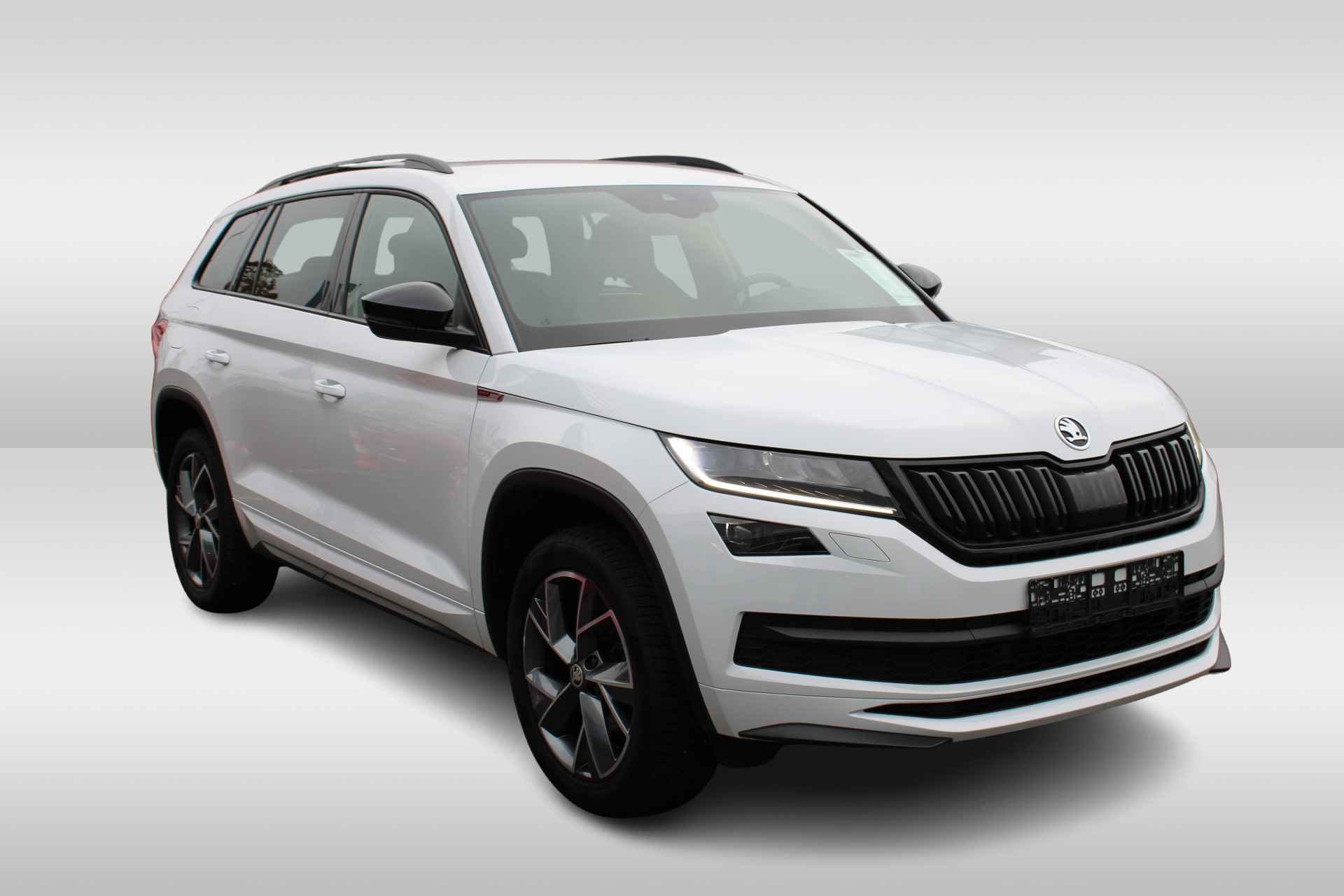 Škoda Kodiaq 1.5 TSI 150pk DSG Sportline / Virtual Cockpit / Elek. Zwenkbare Trekhaak / Memory Voorstoelen / LED / Stuur & Stoelverwarming / Achteruitrijcamera / 19" LMV - 6/43