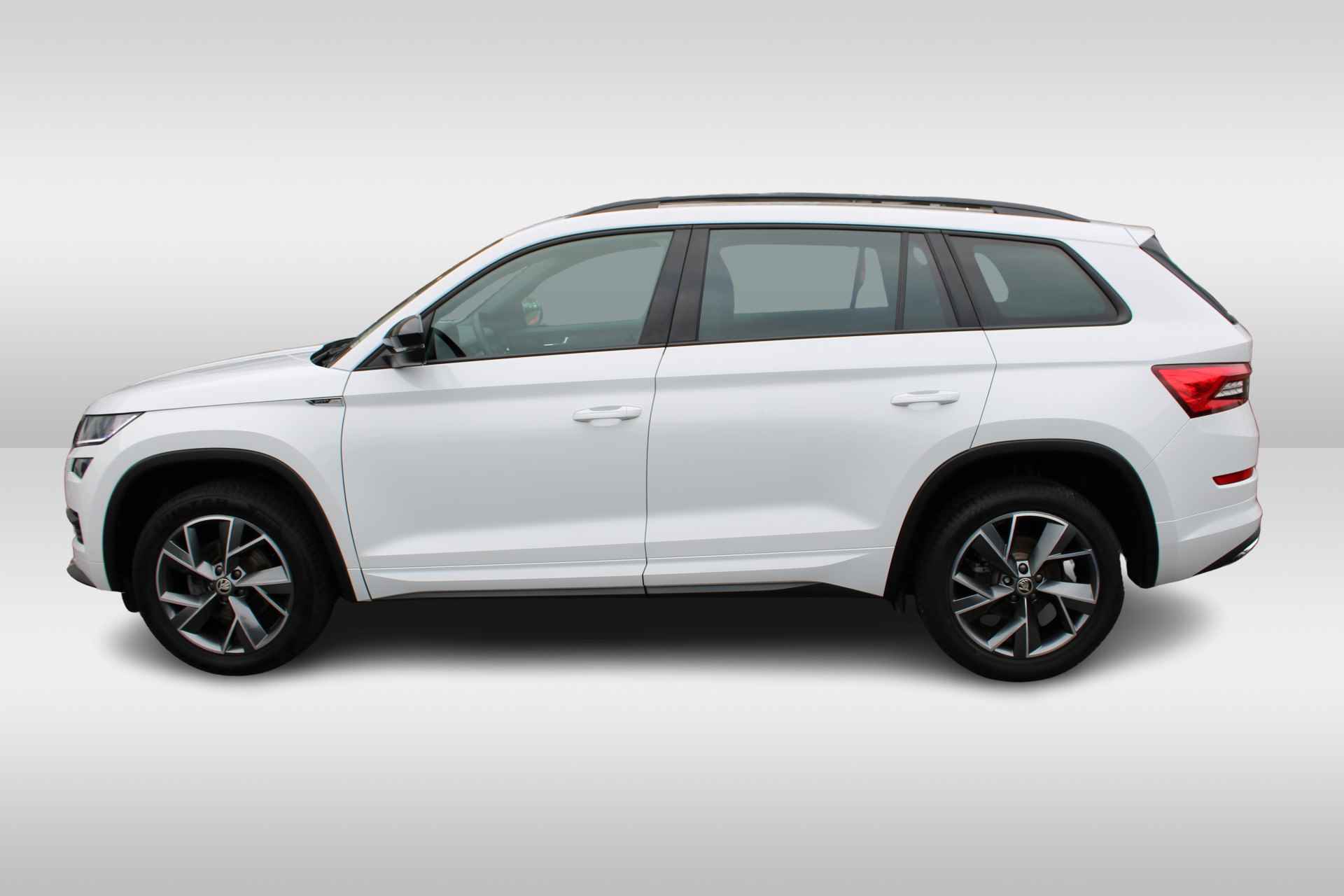 Škoda Kodiaq 1.5 TSI 150pk DSG Sportline / Virtual Cockpit / Elek. Zwenkbare Trekhaak / Memory Voorstoelen / LED / Stuur & Stoelverwarming / Achteruitrijcamera / 19" LMV - 7/43