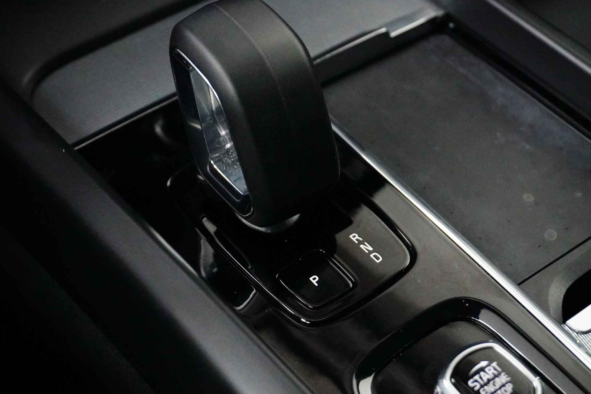 Volvo XC60 Recharge T6 AWD Ultimate Dark | Harman/ Kardon | Adaptieve Cruise | 22" | Trekhaak | HUD | - 27/35