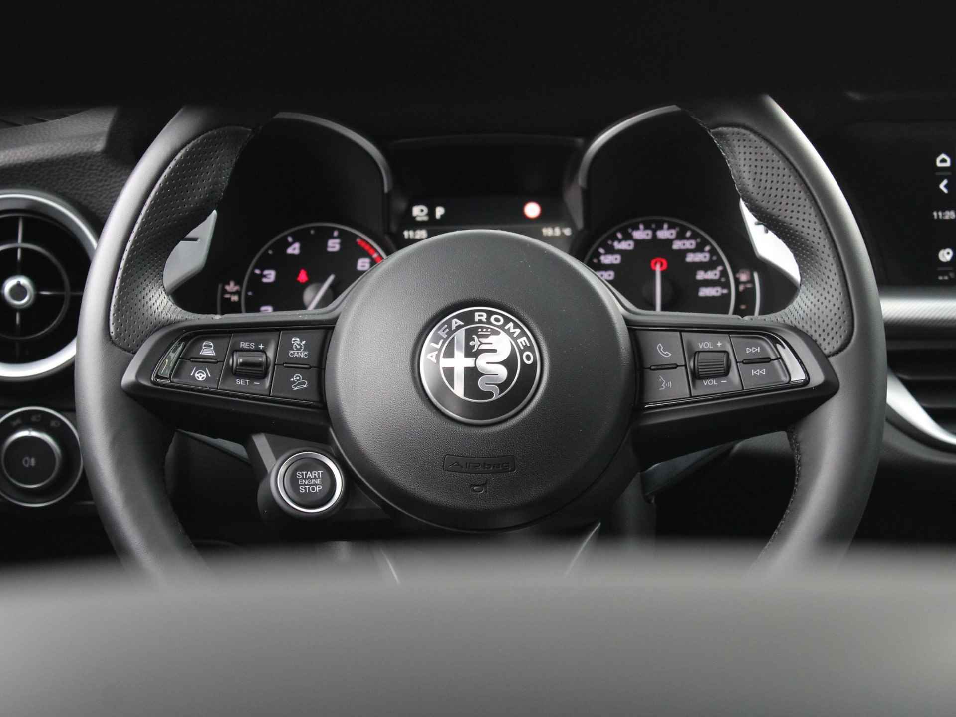 Alfa Romeo Stelvio 2.0 Turbo Aut. 320pk AWD Sprint | Veloce Int. | Xenon | Navi | Leder | Schuif-/Kanteldak | Apple Carplay | 20" | Adas 2 | Stoel-/stuurverwarming | Camera - 34/37