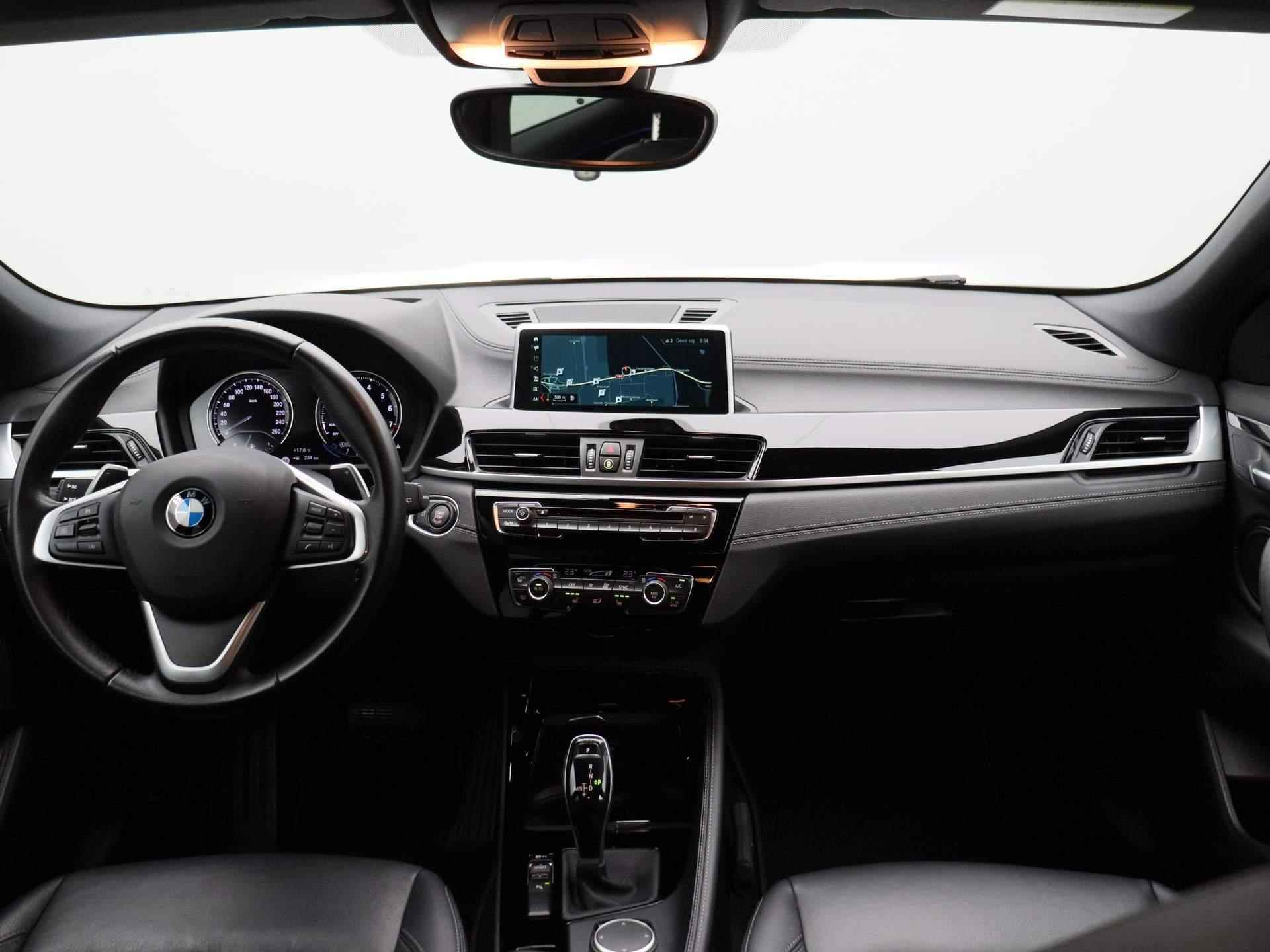 BMW X2 sDrive20i High Executive | LEDER | STOELVERWARMING | KEYLESS START | ACHTERUITRIJCAMERA | LED VERLICHTING | - 35/40