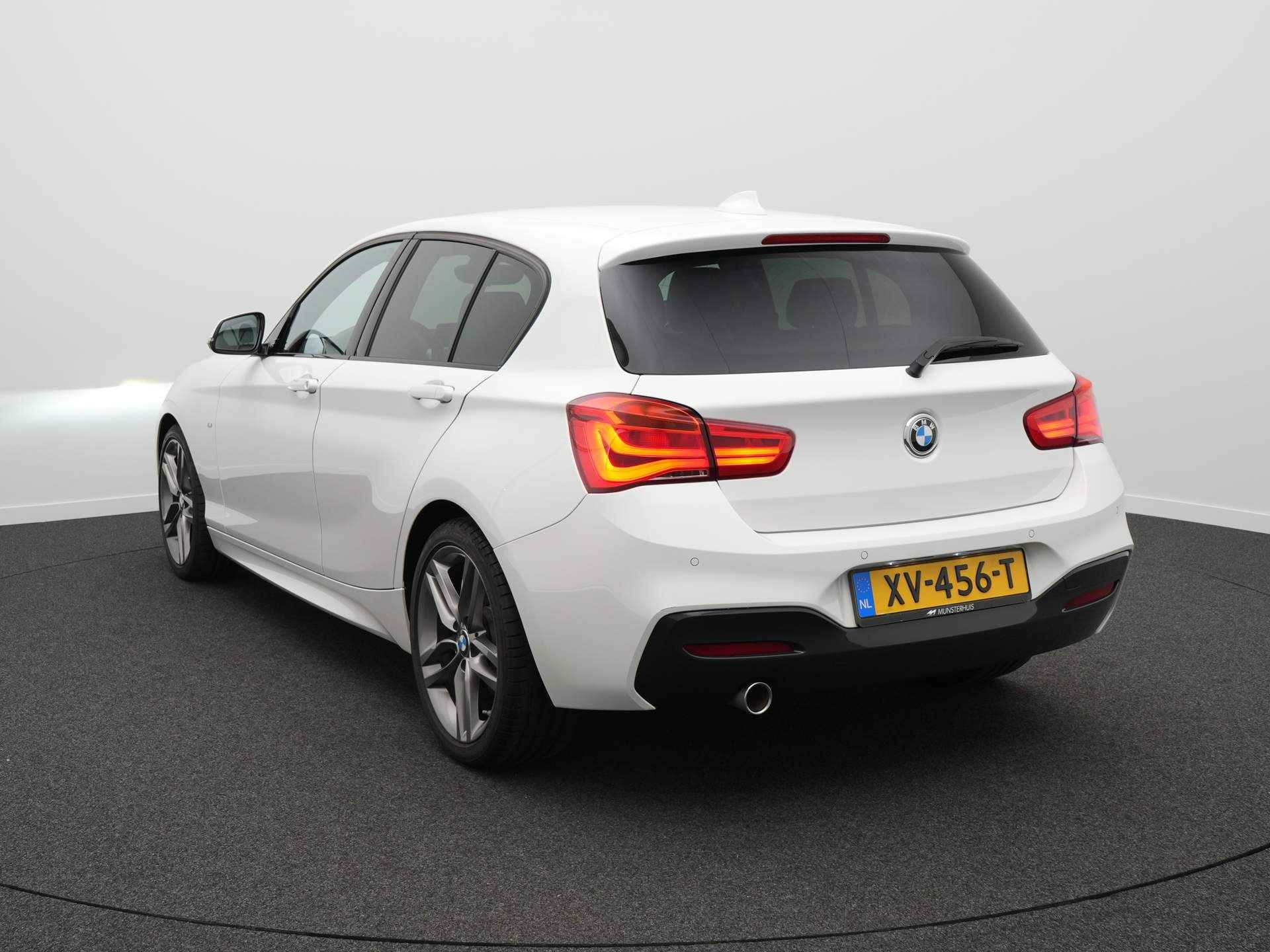 BMW 1-serie 118i Executive - M-Sport - Aantoonbaar lage kilometerstand! - 3/26