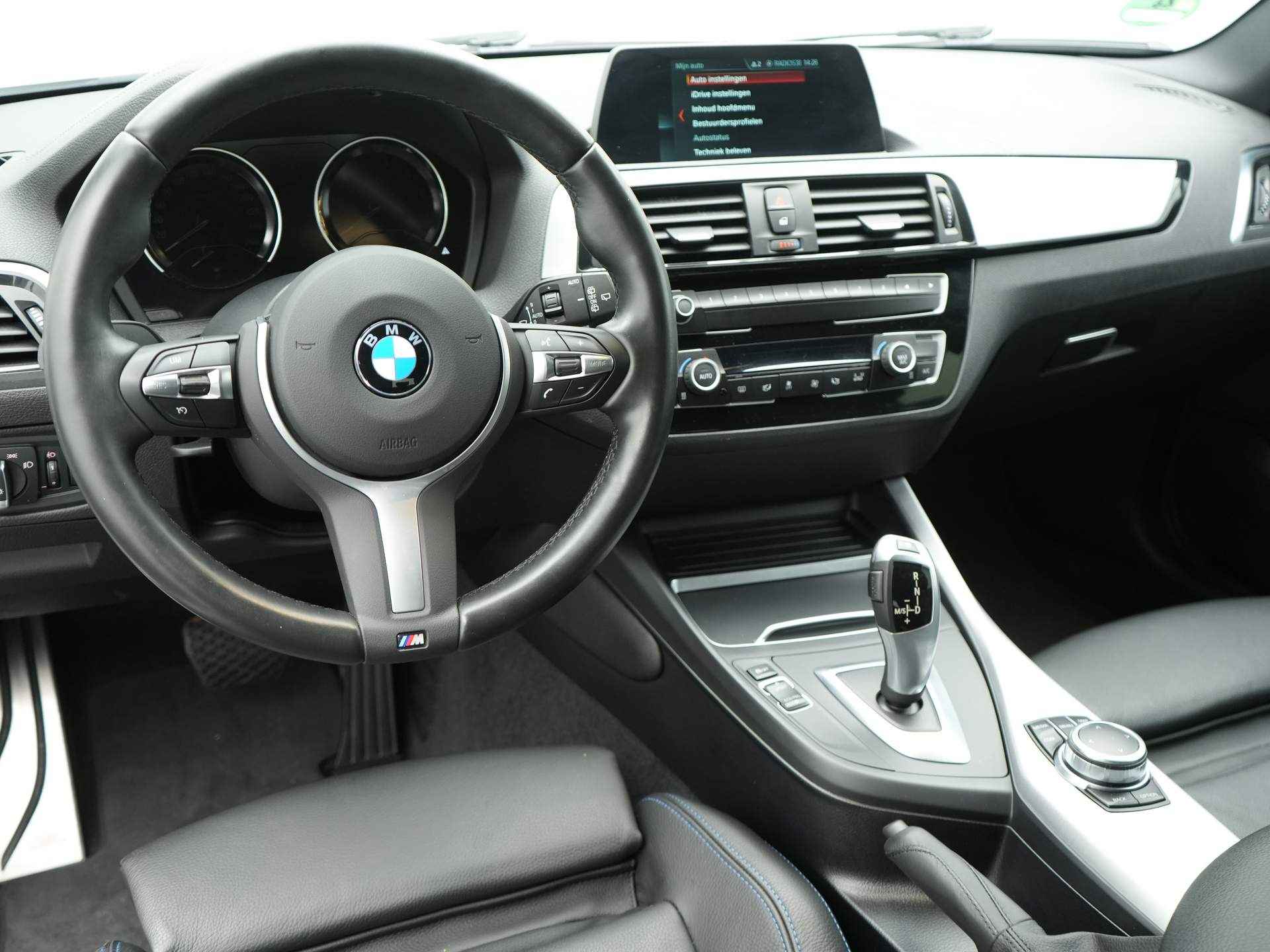 BMW 1-serie 118i Executive - M-Sport - Aantoonbaar lage kilometerstand! - 9/26
