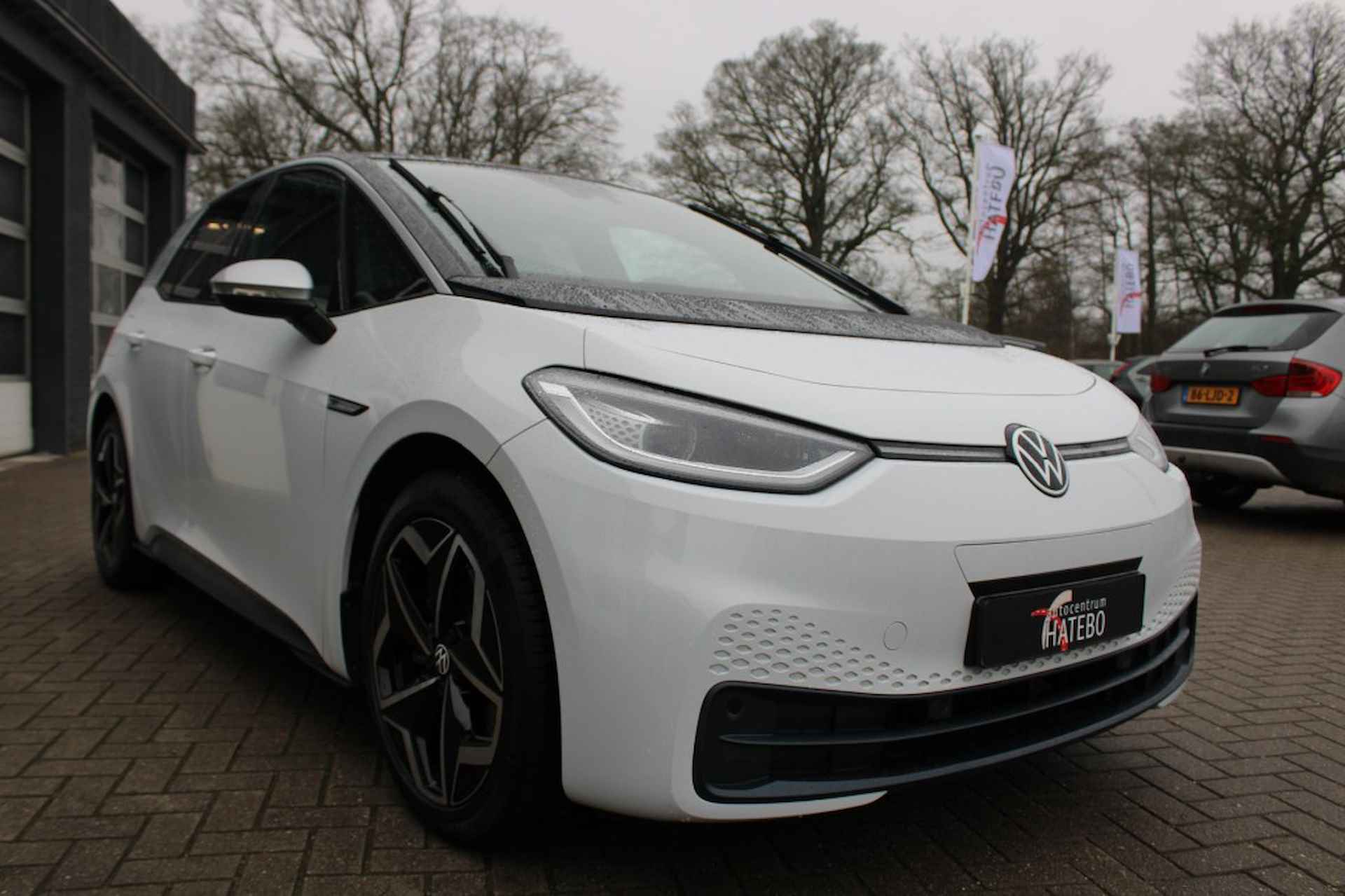 VOLKSWAGEN Id.3 FIRST PLUS 58 KWH 204 PK Navigatie Camera   White -Black - 5/39