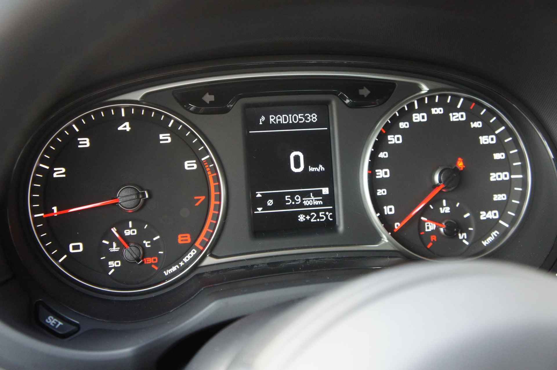 Audi A1 Sportback 1.0 TFSI Adrenalin - 5/25