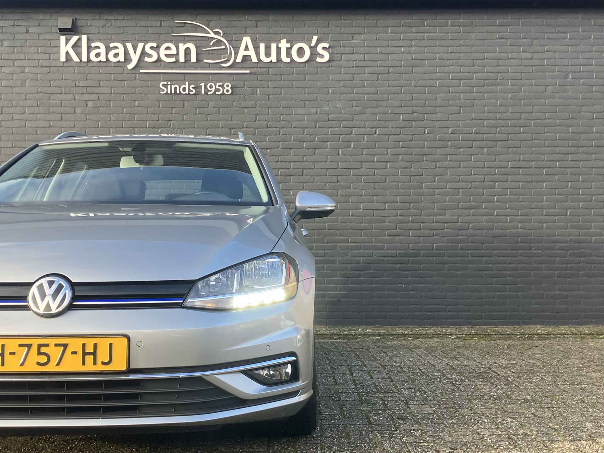 Volkswagen GOLF Variant 1.5 TSI Comfortline Business | 1e eigenaar | dealer onderh. | navigatie | sportstoelen | apple carplay | adaptieve cruise - 10/36