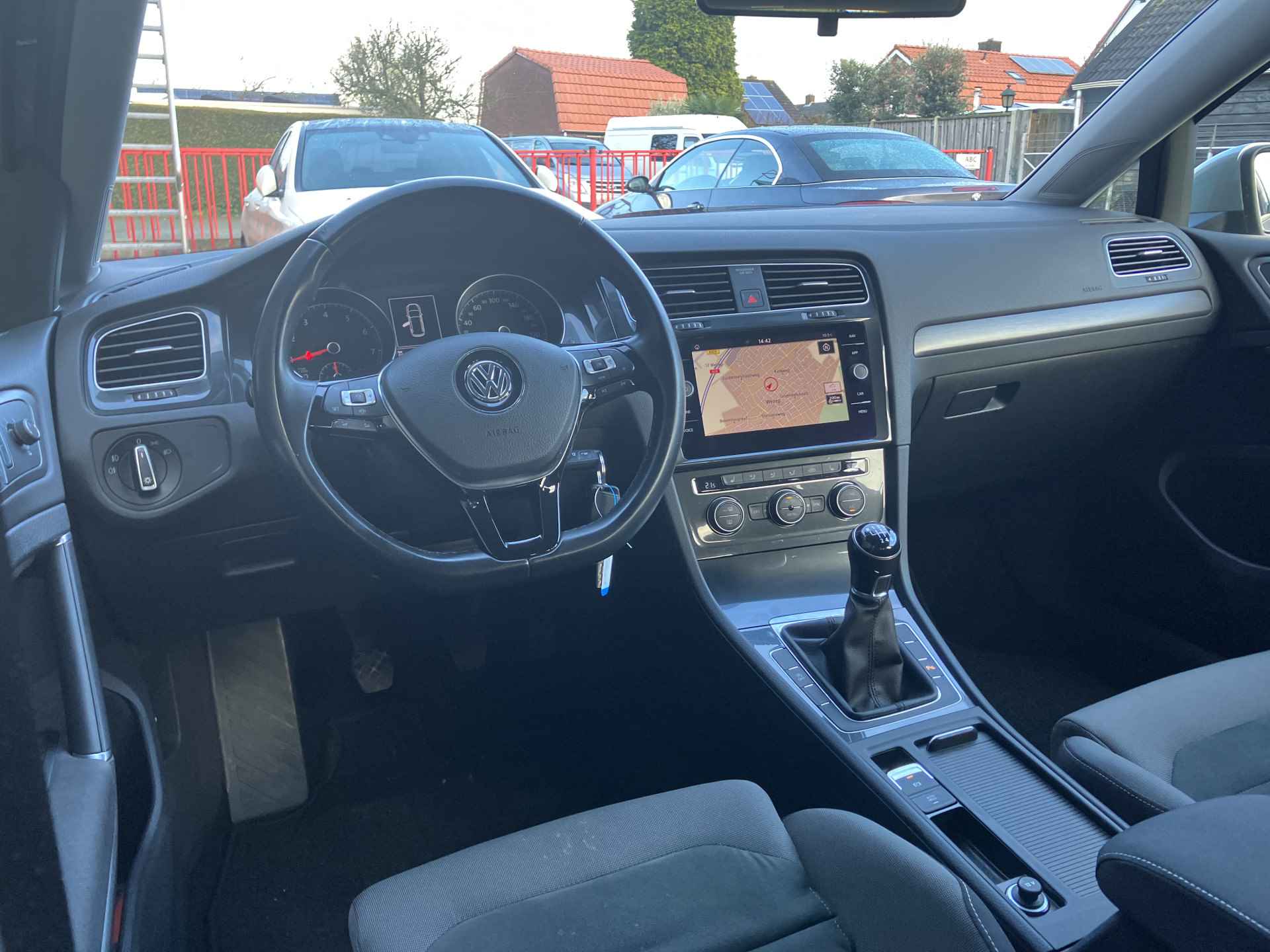 Volkswagen GOLF Variant 1.5 TSI Comfortline Business | 1e eigenaar | dealer onderh. | navigatie | sportstoelen | apple carplay | adaptieve cruise - 15/36