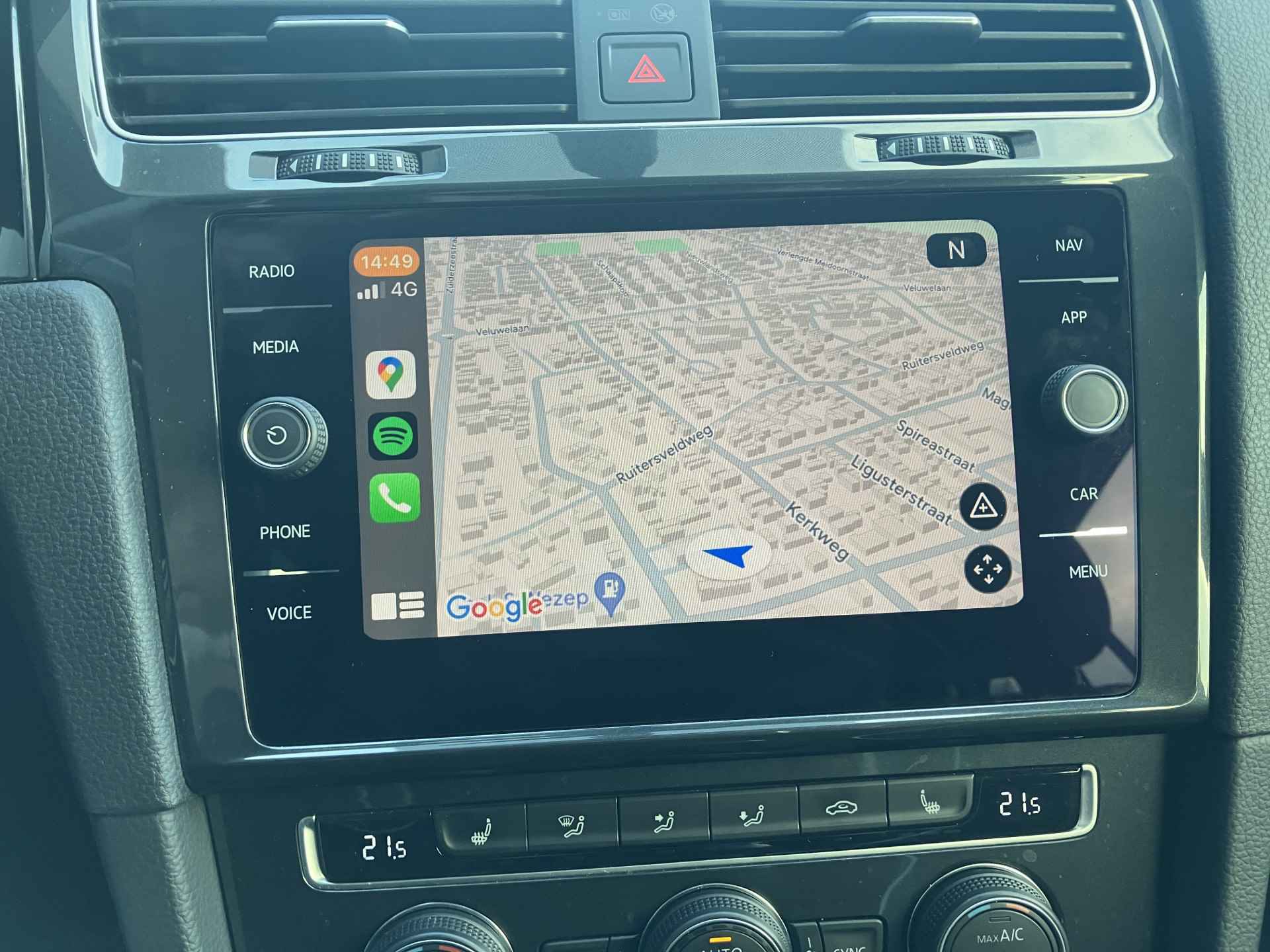 Volkswagen GOLF Variant 1.5 TSI Comfortline Business | 1e eigenaar | dealer onderh. | navigatie | sportstoelen | apple carplay | adaptieve cruise - 33/36