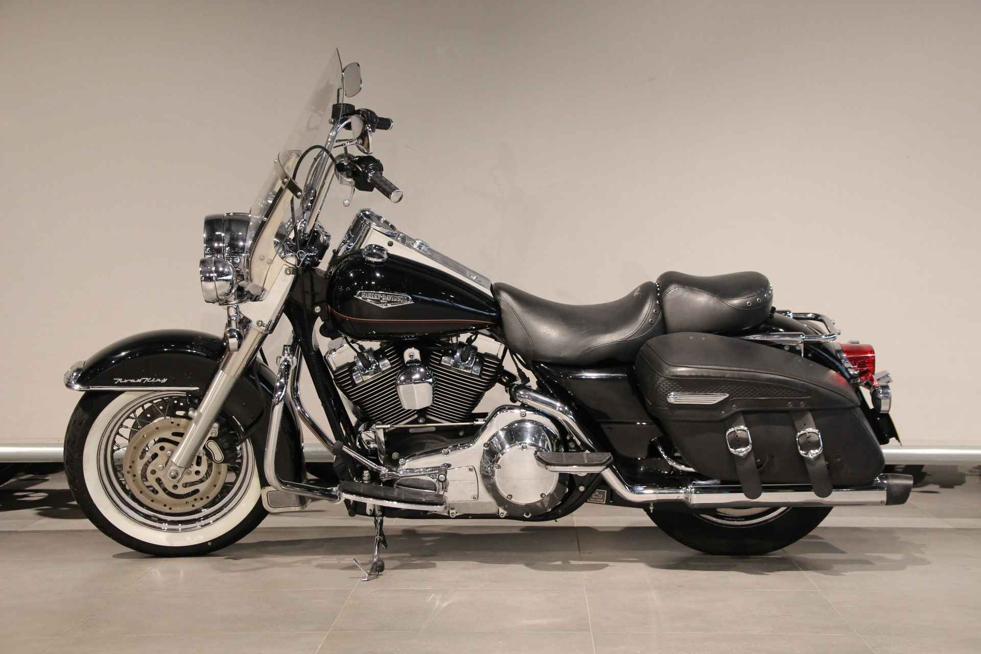 Harley-Davidson ROAD KING CLASSIC - 5/15