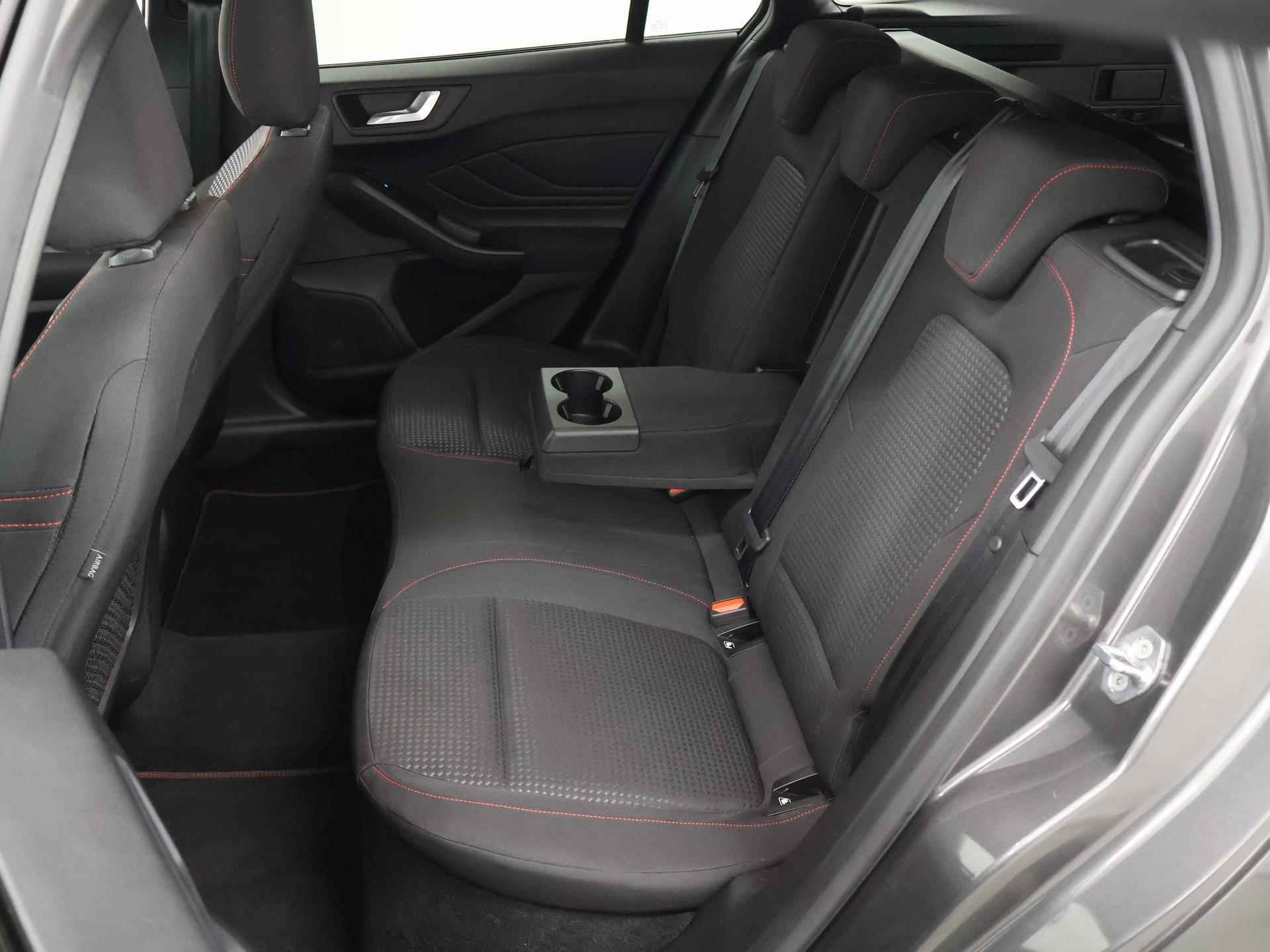 Ford Focus Wagon 1.0 EcoBoost Hybrid 155pk ST Line X | Adaptive Cruise Control | Draadloos CarPlay | Winterpakket | LED koplampen | - 12/42