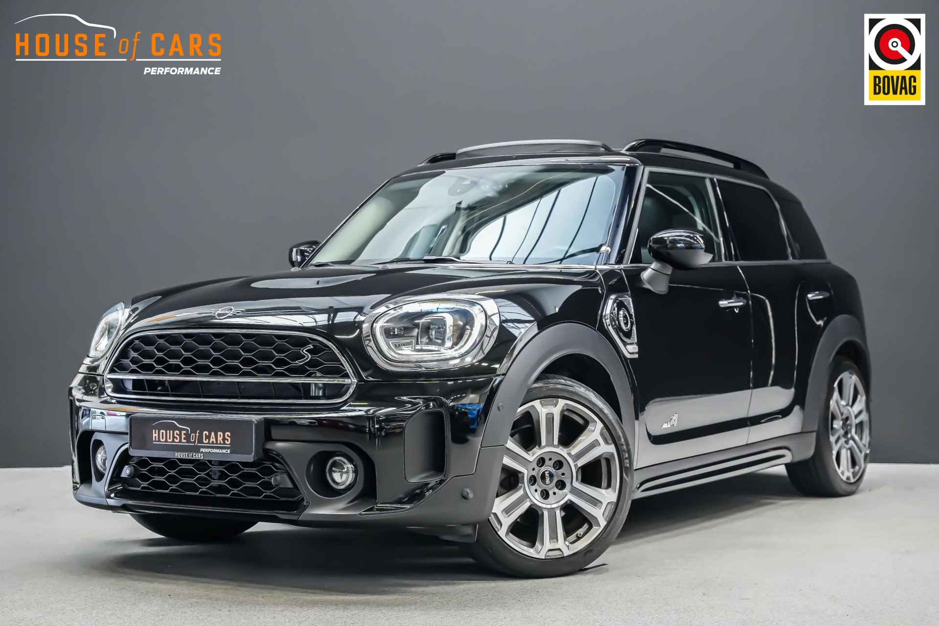 Mini Countryman 2.0 220pk Cooper S E ALL4 |panoramadak|lederen bekleding|Apple Carplay|cruise control|navi|parkeersensoren voor en achter|stoelverwarming|19"|