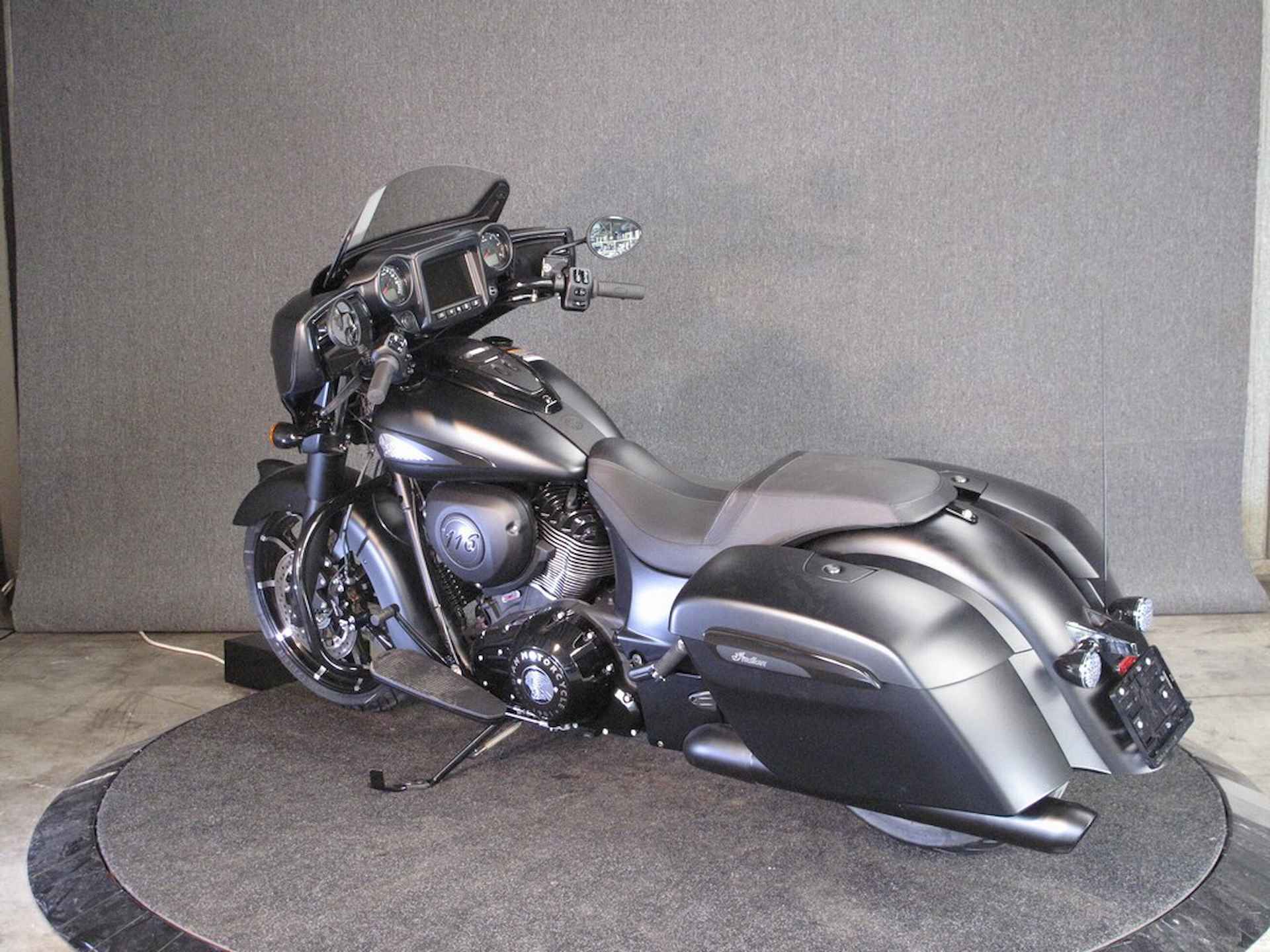 Indian Chieftain Dark Horse Official Indian Motorcycle Dealer - 2/17