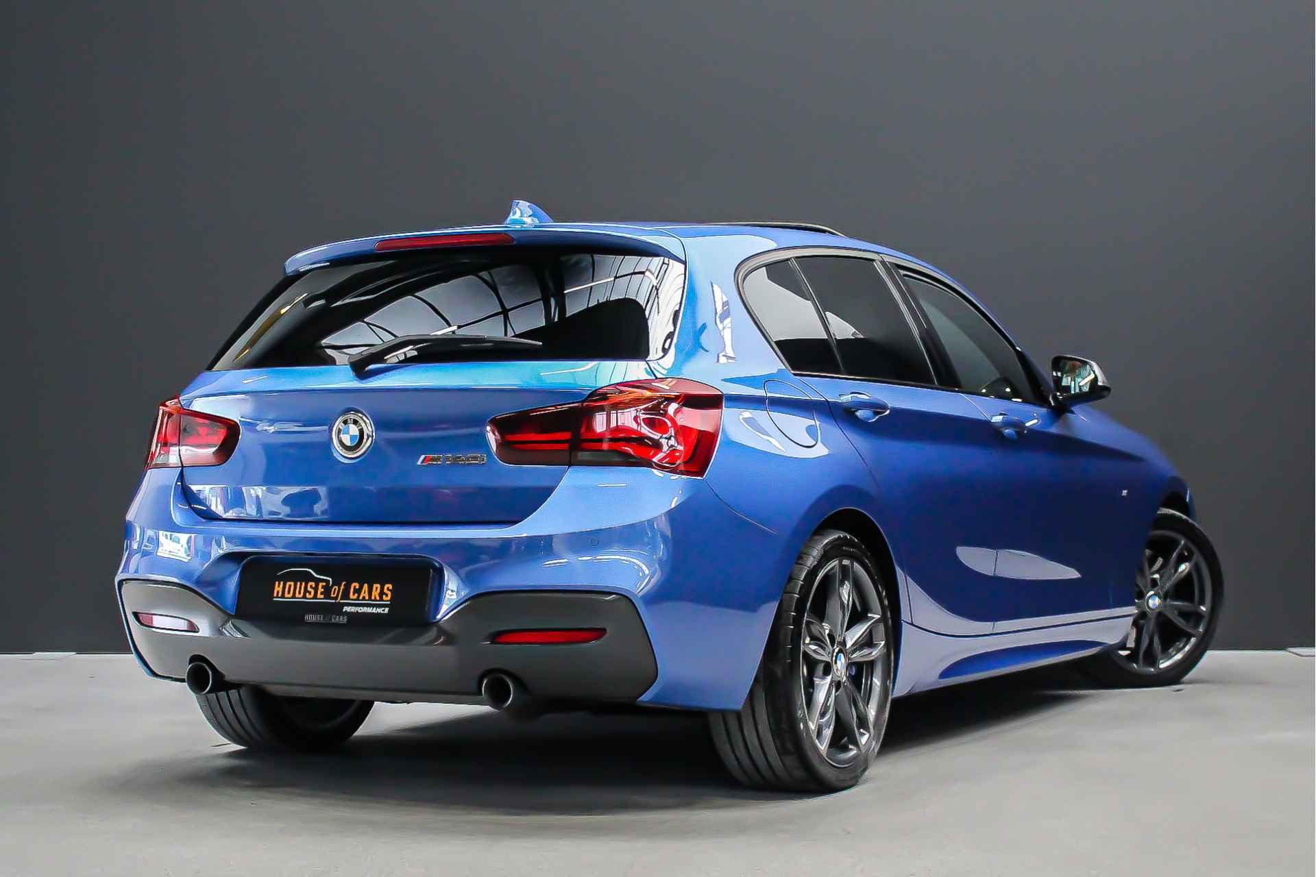 BMW 1-serie M140i 570pk Special Edition High Executive |schuifdak|Harman/Kardon|18"||stage 3|LM650 hybrideturbo|OPF delete| - 2/39