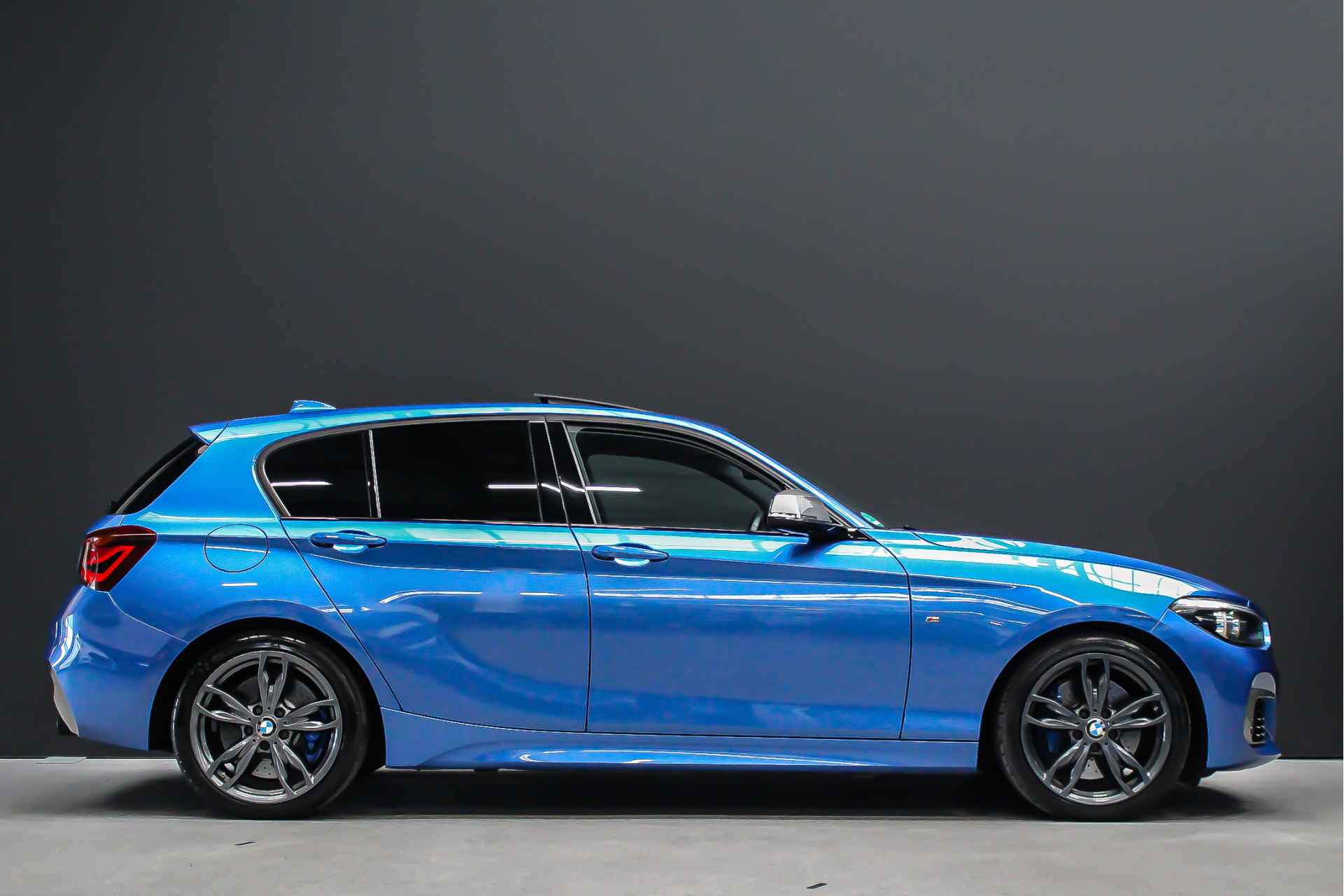 BMW 1-serie M140i 570pk Special Edition High Executive |schuifdak|Harman/Kardon|18"||stage 3|LM650 hybrideturbo|OPF delete| - 5/39