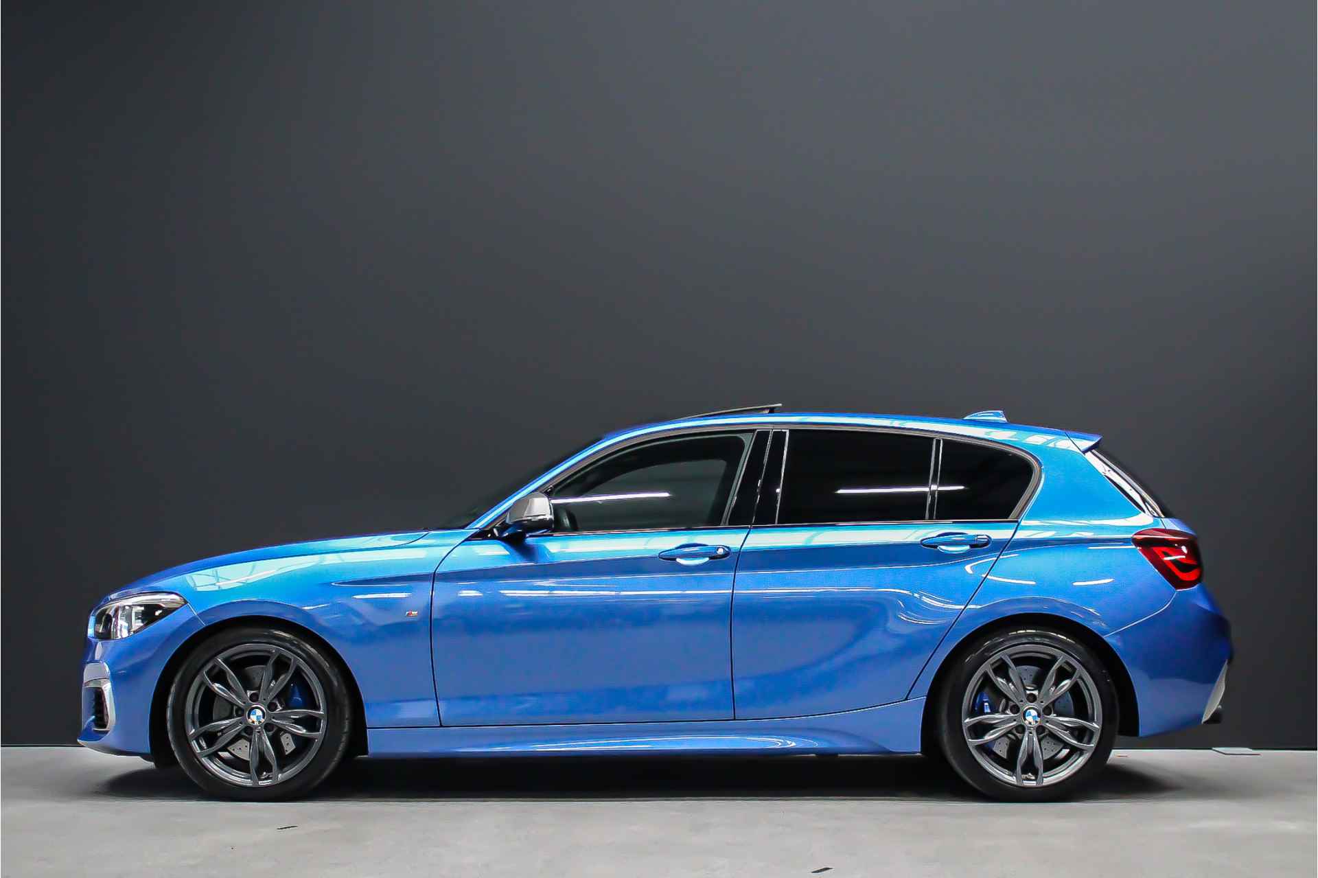 BMW 1-serie M140i 570pk Special Edition High Executive |schuifdak|Harman/Kardon|18"||stage 3|LM650 hybrideturbo|OPF delete| - 6/39