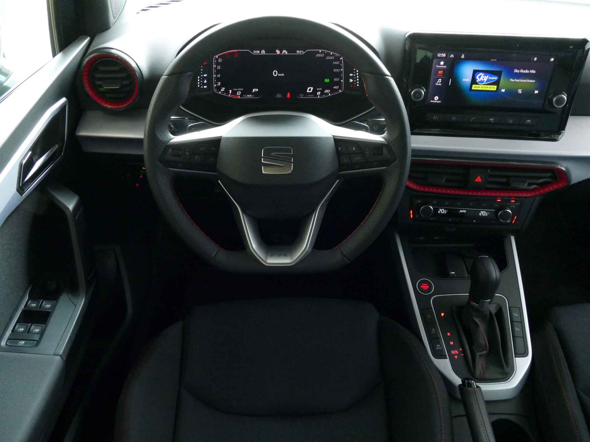 SEAT Arona TSI FR BI-COLOR 110PK LED VIR.COCKPIT CAMERA ADAP.CRUISE 17''LMV 12/2023 - 19/72