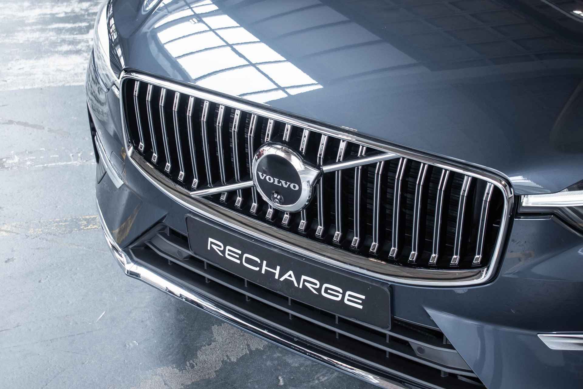 Volvo XC60 Recharge T6 Automaat AWD Plus Bright | Longe Range | Nieuwe auto | Direct leverbaar | Harman Kardon premium audio | 360° parkeercamera | Google infotainment | Stoelverwarming | Parkeersensoren voor + achter | Panoramadak | - 14/35