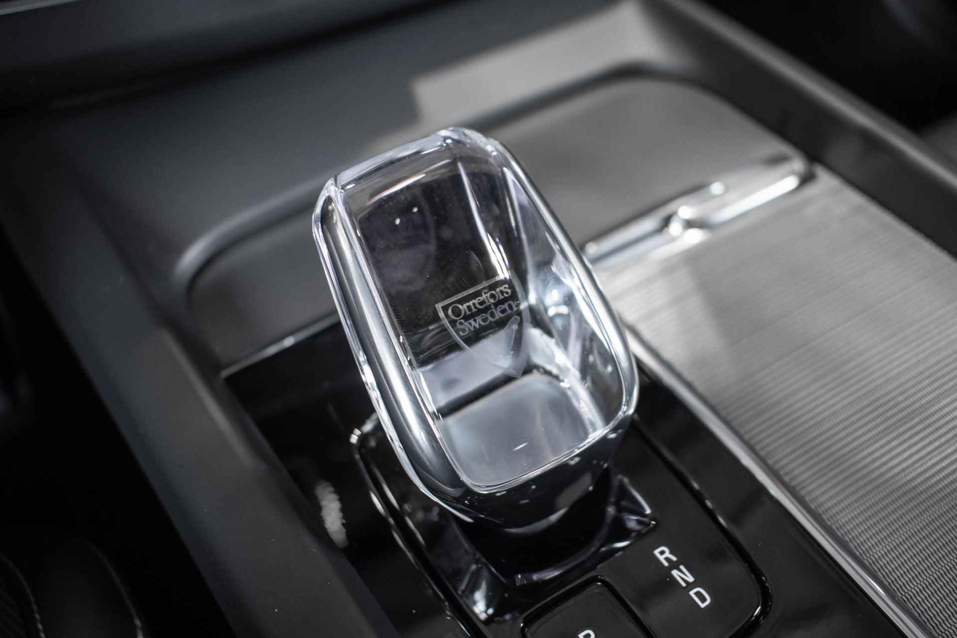 Volvo XC60 Recharge T6 Automaat AWD Plus Bright | Longe Range | Nieuwe auto | Direct leverbaar | Harman Kardon premium audio | 360° parkeercamera | Google infotainment | Stoelverwarming | Parkeersensoren voor + achter | Panoramadak | - 26/35
