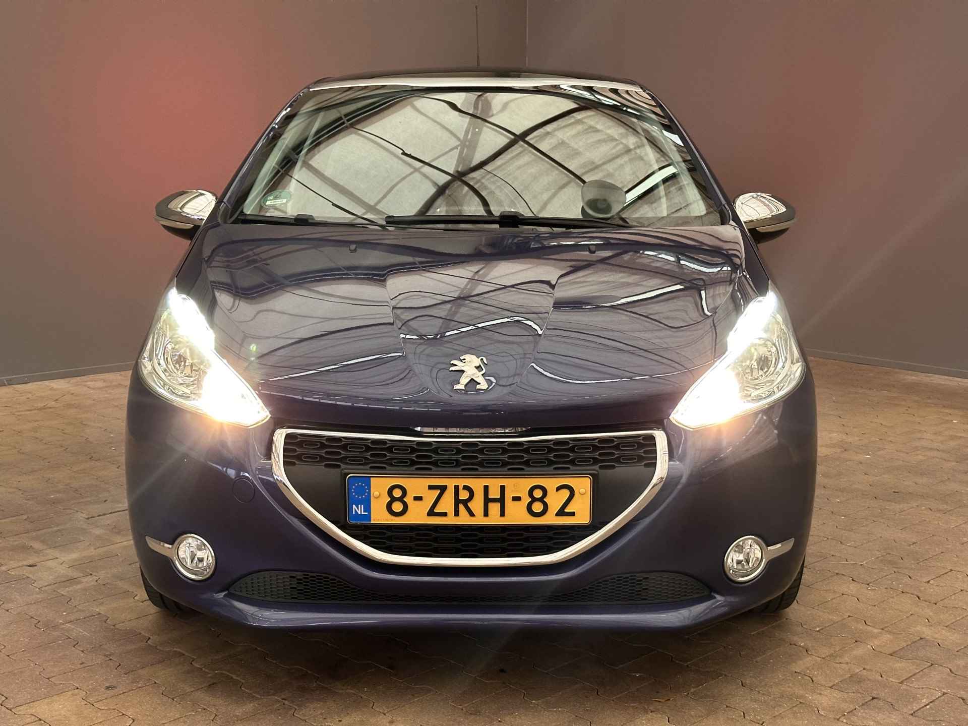 Peugeot 208 1.2 82PK Style Pack Plus | Panorama dak | Sensoren Achter | Navigatie | Donker Glas | Chroom | Clima | Cruise | Bluetooth | Chroom - 13/22