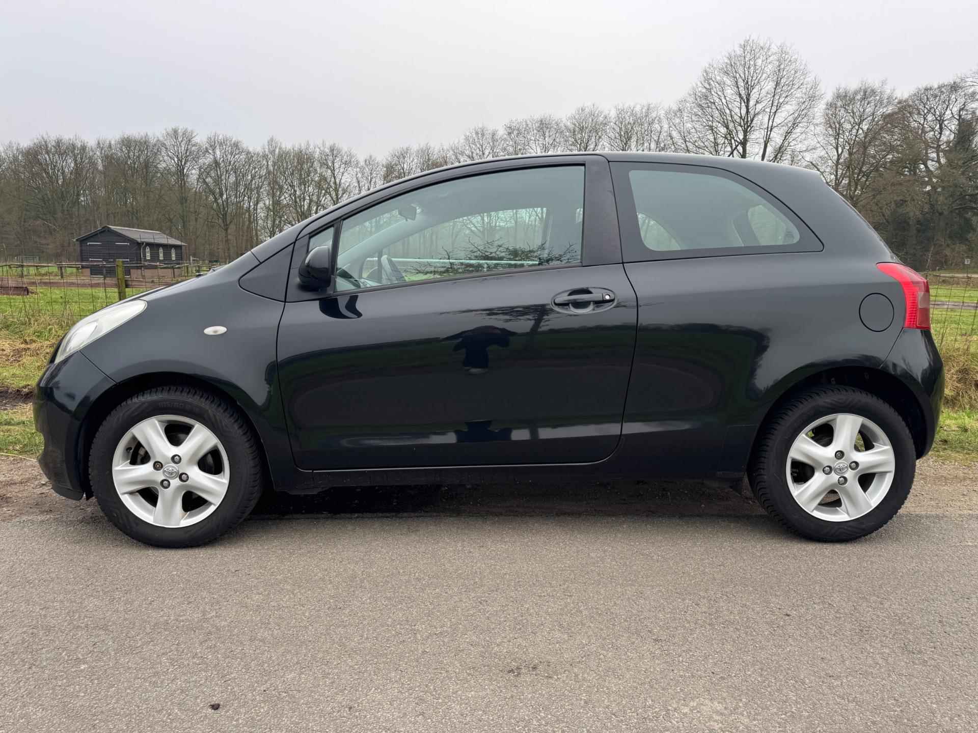 Toyota Yaris 1.3 VVTi Luna compleet onderhouden - 3/24