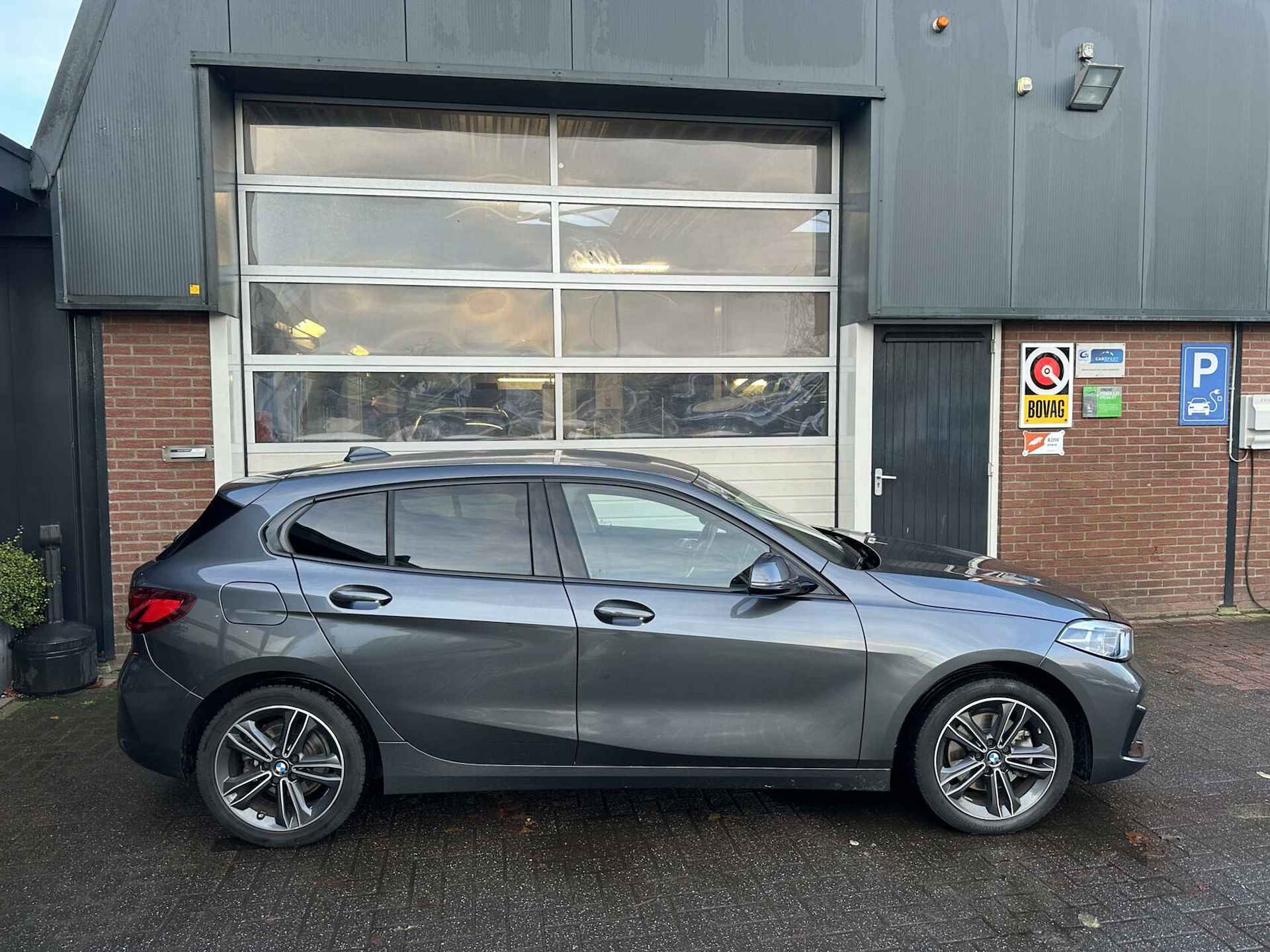 BMW 1-serie 118i Executive LED/CARPLAY *ALL-IN PRIJS* - 3/29