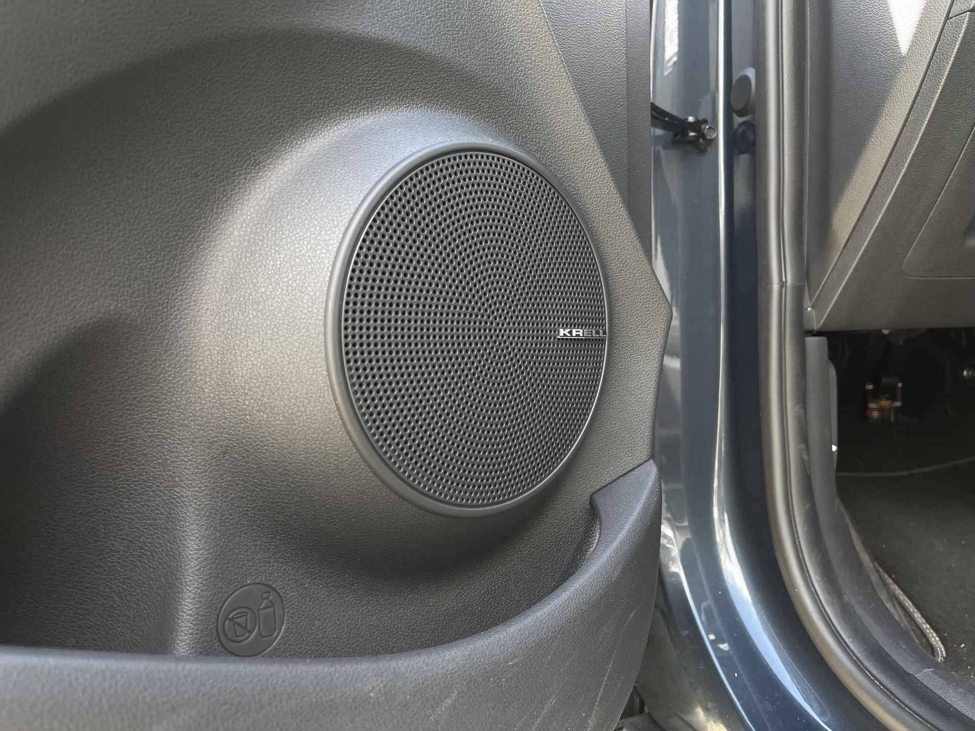 Hyundai Kona EV Fashion 39 kWh *SUBSIDIE MOGELIJK* | Head-Up Display | Navigatie | Camera | Apple Carplay/Android Auto | Premium Audio | Keyless Entry | Rijklaarprijs! - 22/23