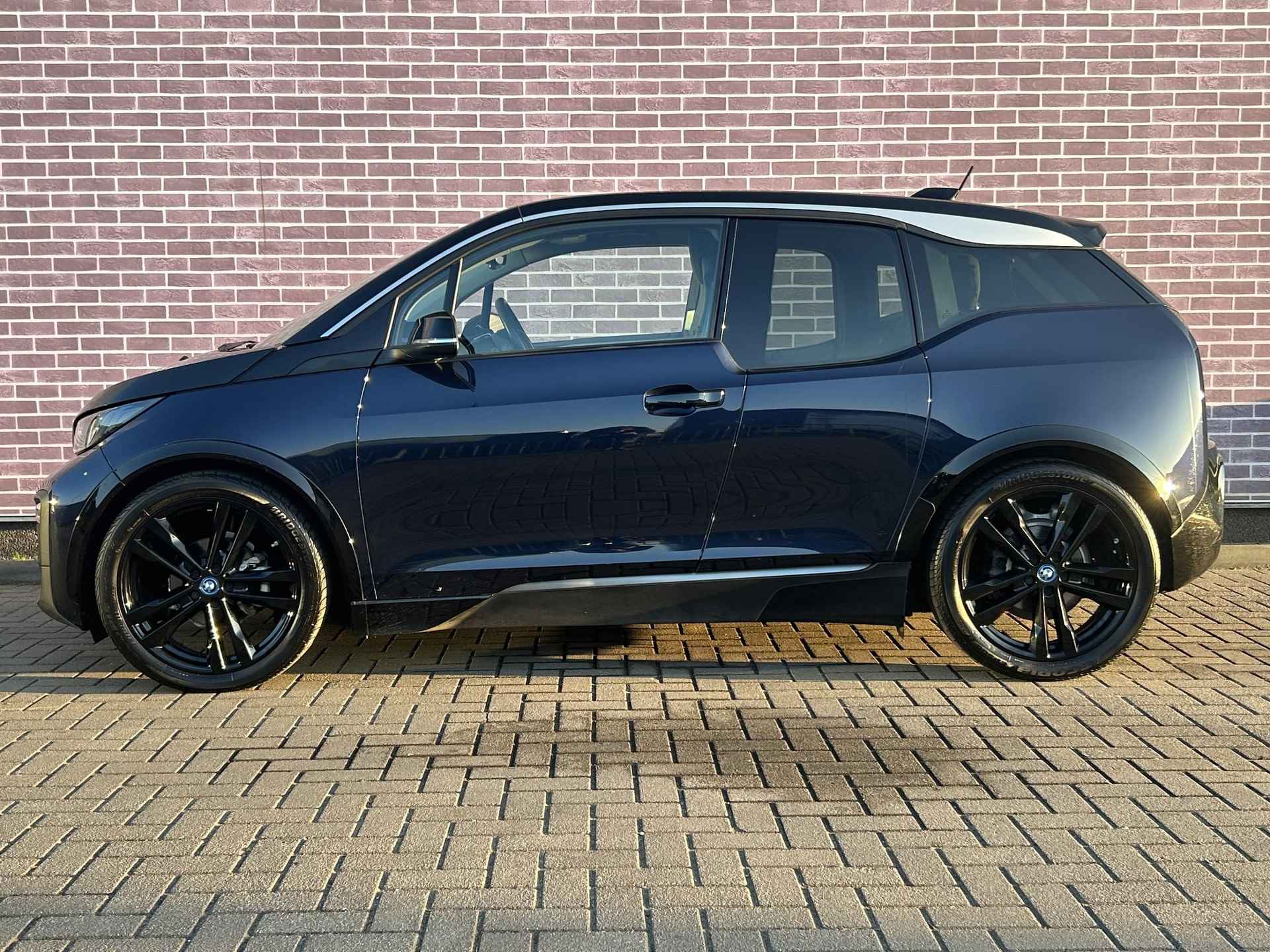 BMW i3 120Ah 42 kWh | Sport Pakket | Navigatie | Parkeersensoren Achter |  20" Lichtmetalen Velgen | Stoelverwarming | - 4/36