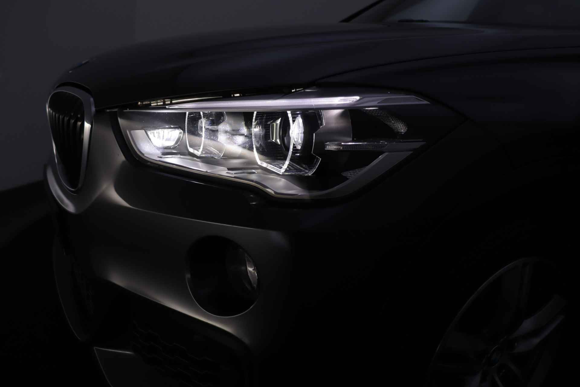 BMW X1 18i M-SPORT High Executive PANO/FULL LED/NAVI/SPORTSTOELEN/FIETS HAAK/ELEK KLEP/LMV - 13/29