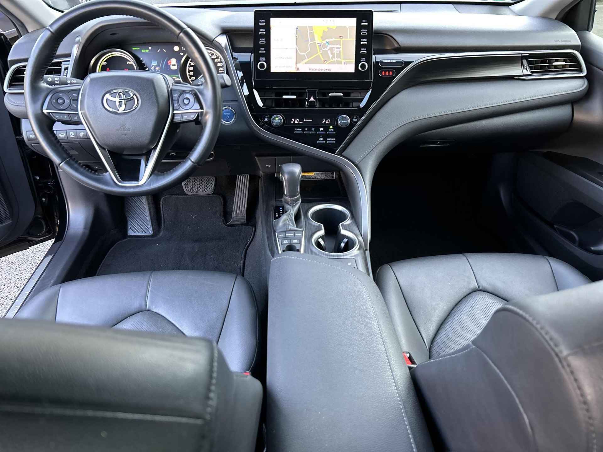 Toyota Camry 2.5 Hybrid Executive - 20/27