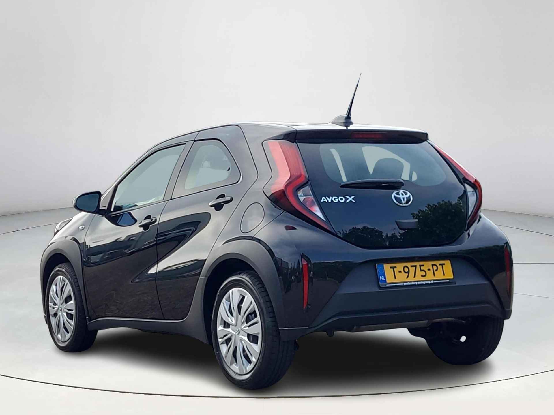 Toyota Aygo X 1.0 VVT-i MT play | NL Auto | Apple CarPlay / Android Auto | Rijklaarprijs incl. garantie | - 4/29