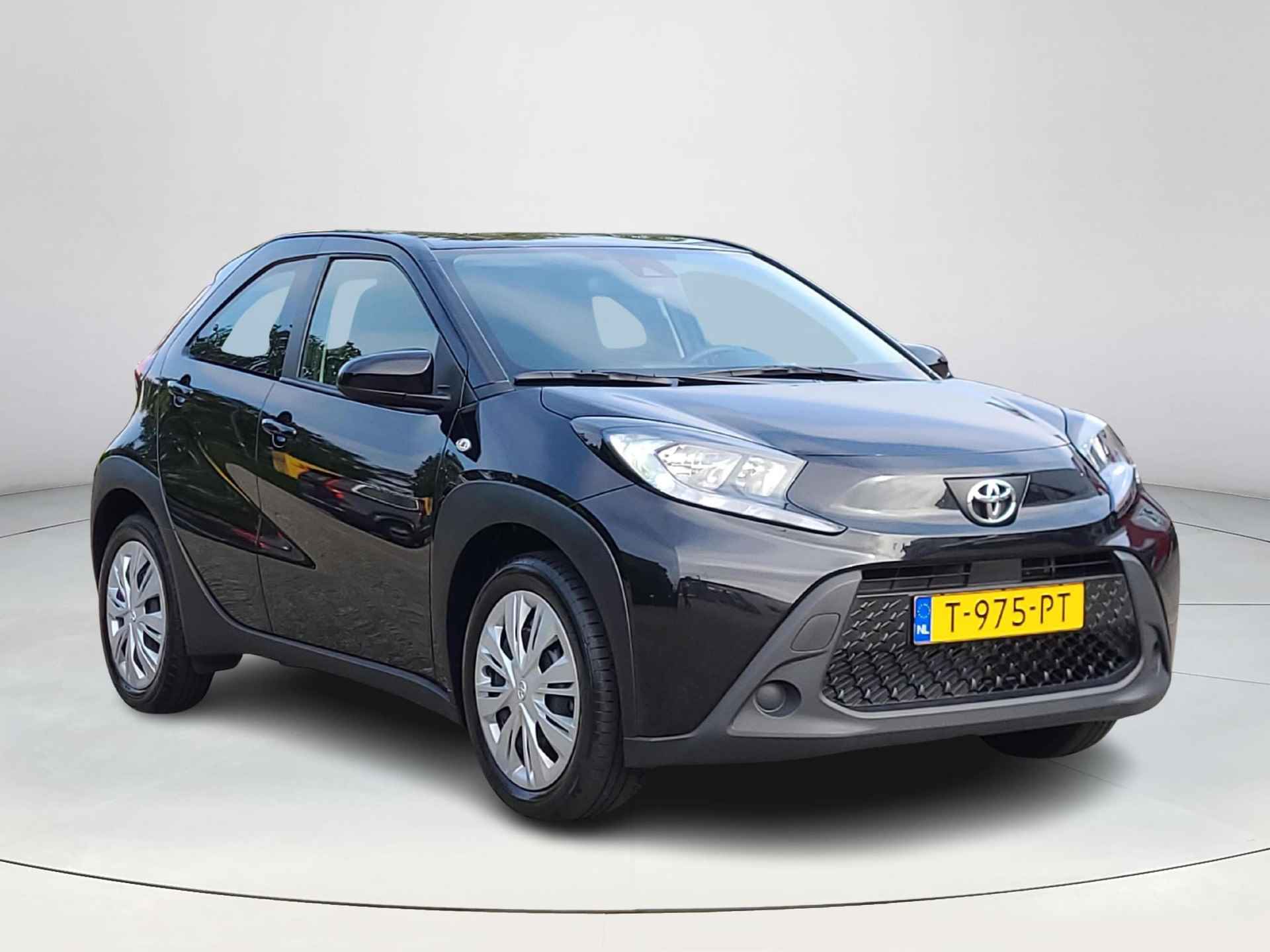 Toyota Aygo X 1.0 VVT-i MT play | NL Auto | Apple CarPlay / Android Auto | Rijklaarprijs incl. garantie | - 8/29