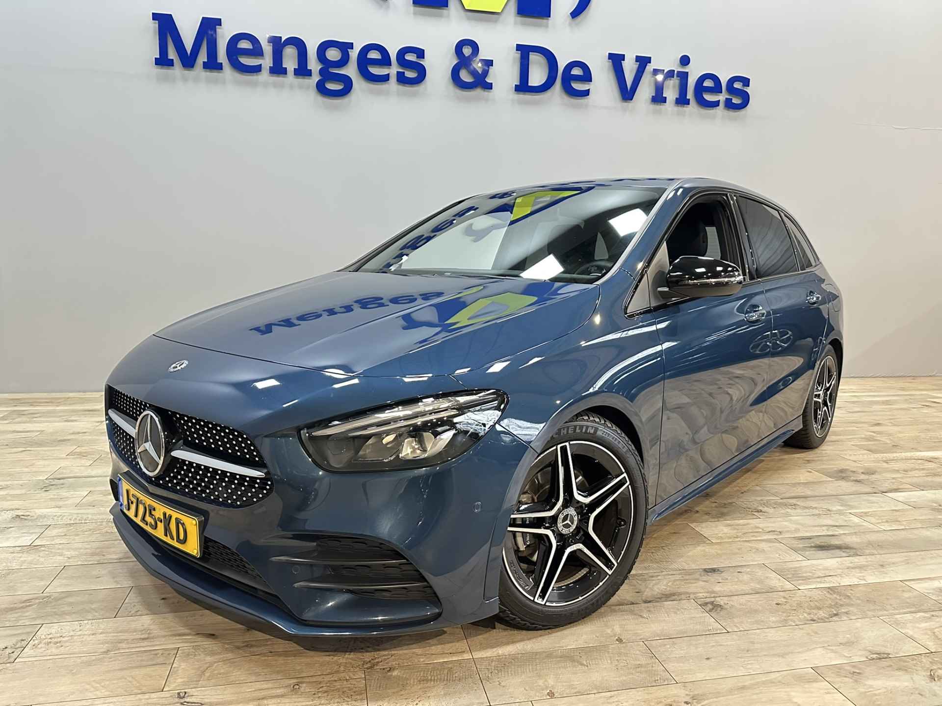 Mercedes-Benz B-Klasse 180 Business Solution AMG AMG Line | Airco ECC | LED | Widescreen | Sfeer | Camera | Cruise Control | Navigatie | Apple Carplay Android Auto | Isofix | - 7/47