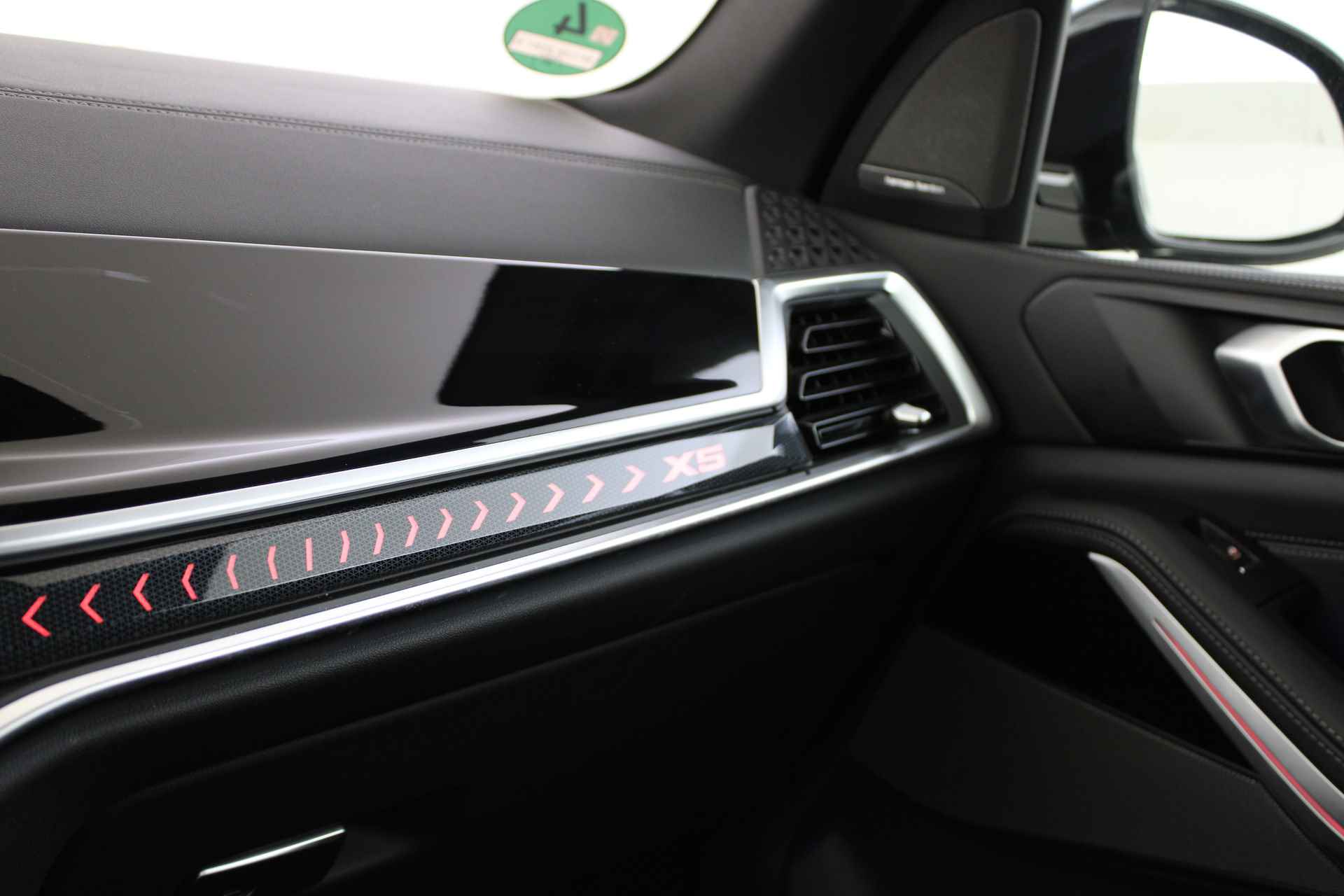 BMW X5 xDrive50e High Executive M Sport Automaat / Panoramadak / Trekhaak / Parking Assistant Professional / Adaptieve LED / Stoelventilatie / Soft-Close / Gesture Control - 52/61