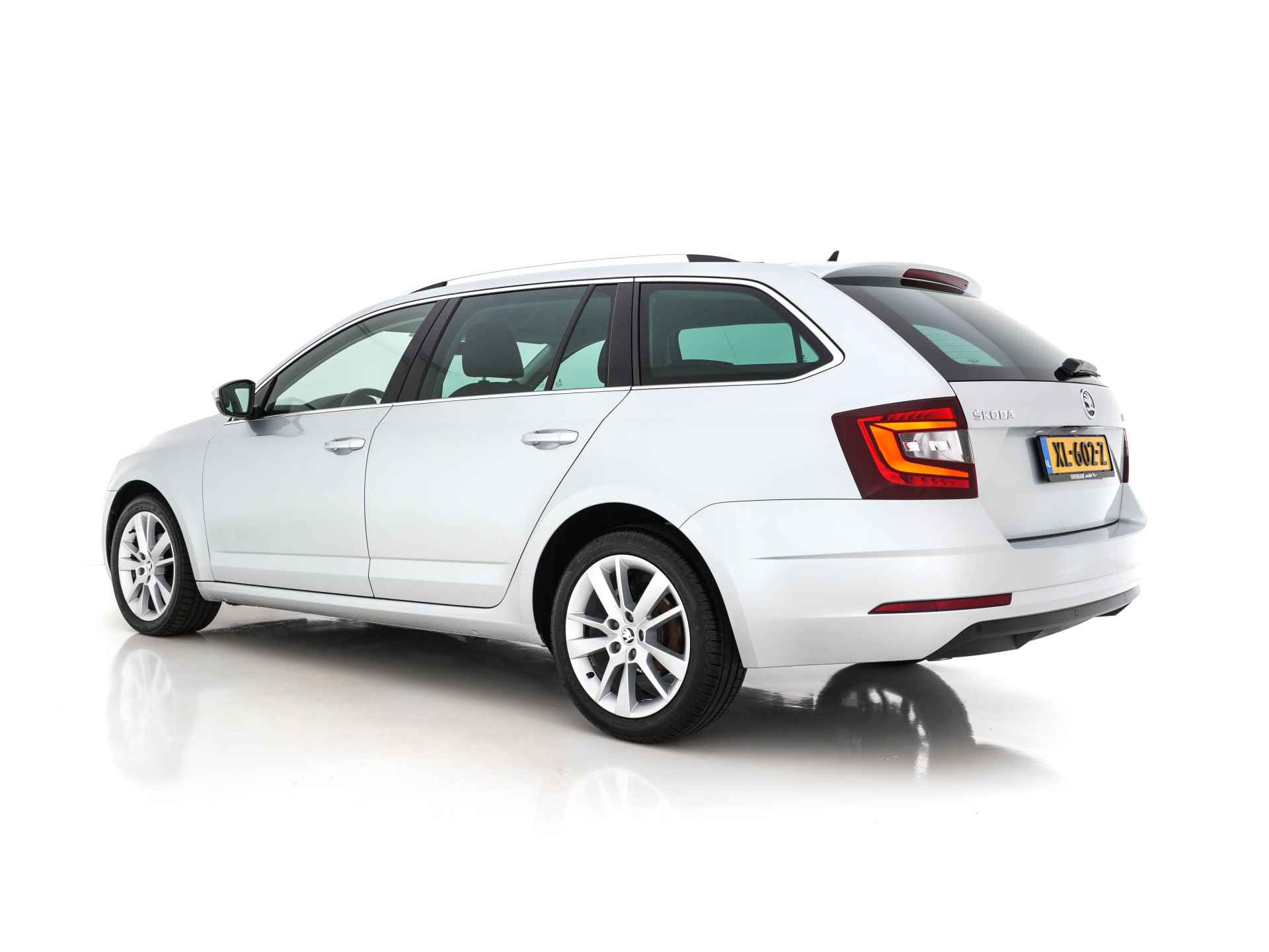 Škoda Octavia Combi 1.6 TDI Greentech Clever Edition Aut. *NAVI-FULLMAP | 1/2-LEDER | DAB | ECC | AMUNDSEN-AUDIO | PDC | CRUISE | APP-CONNECT | 17"ALU* - 4/33