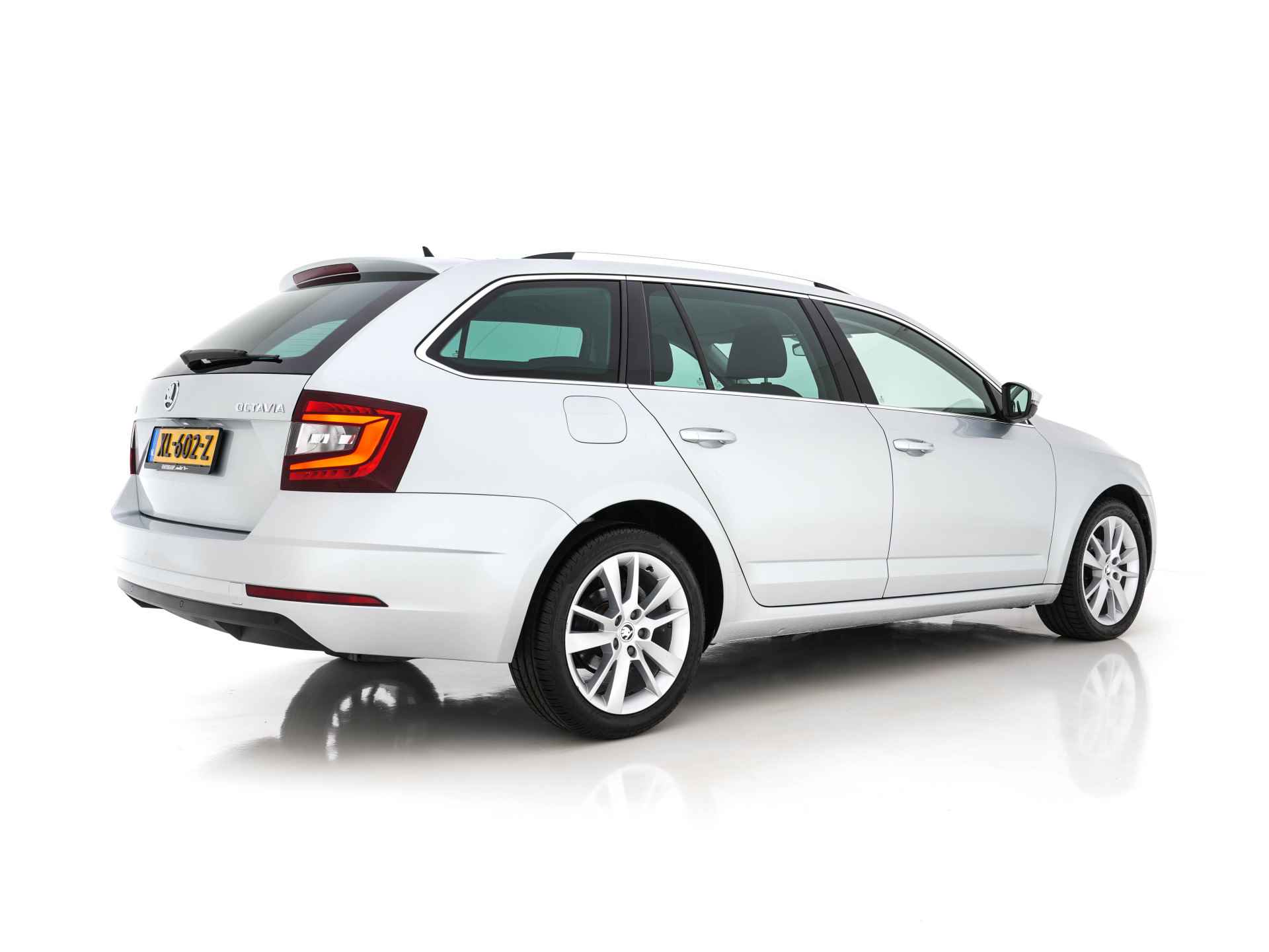 Škoda Octavia Combi 1.6 TDI Greentech Clever Edition Aut. *NAVI-FULLMAP | 1/2-LEDER | DAB | ECC | AMUNDSEN-AUDIO | PDC | CRUISE | APP-CONNECT | 17"ALU* - 6/33