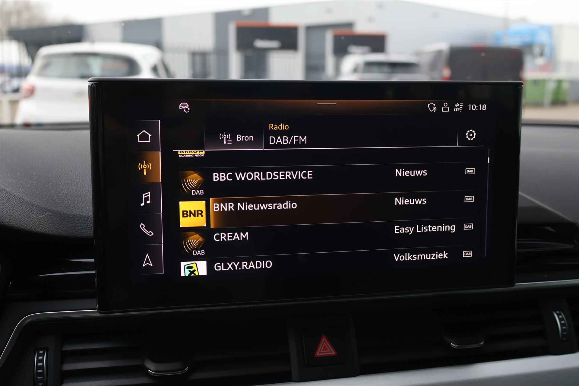 Audi A4 Avant 40 S-Line 204pk | Carplay | Navi | DAB | Matrix LED | Cruise | 1e Eigenaar - 30/44